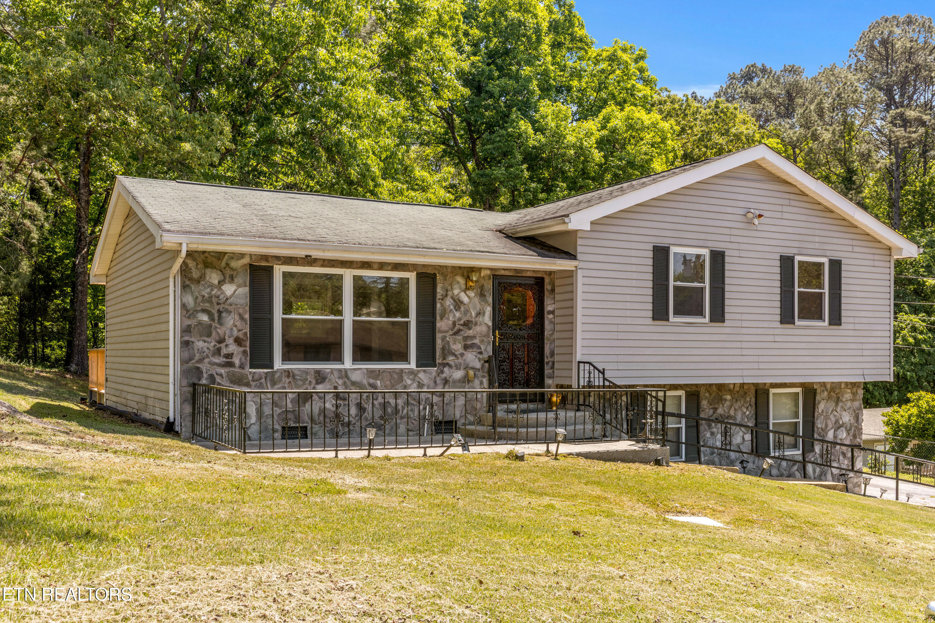 2427 Leann Circle Chattanooga TN 37406