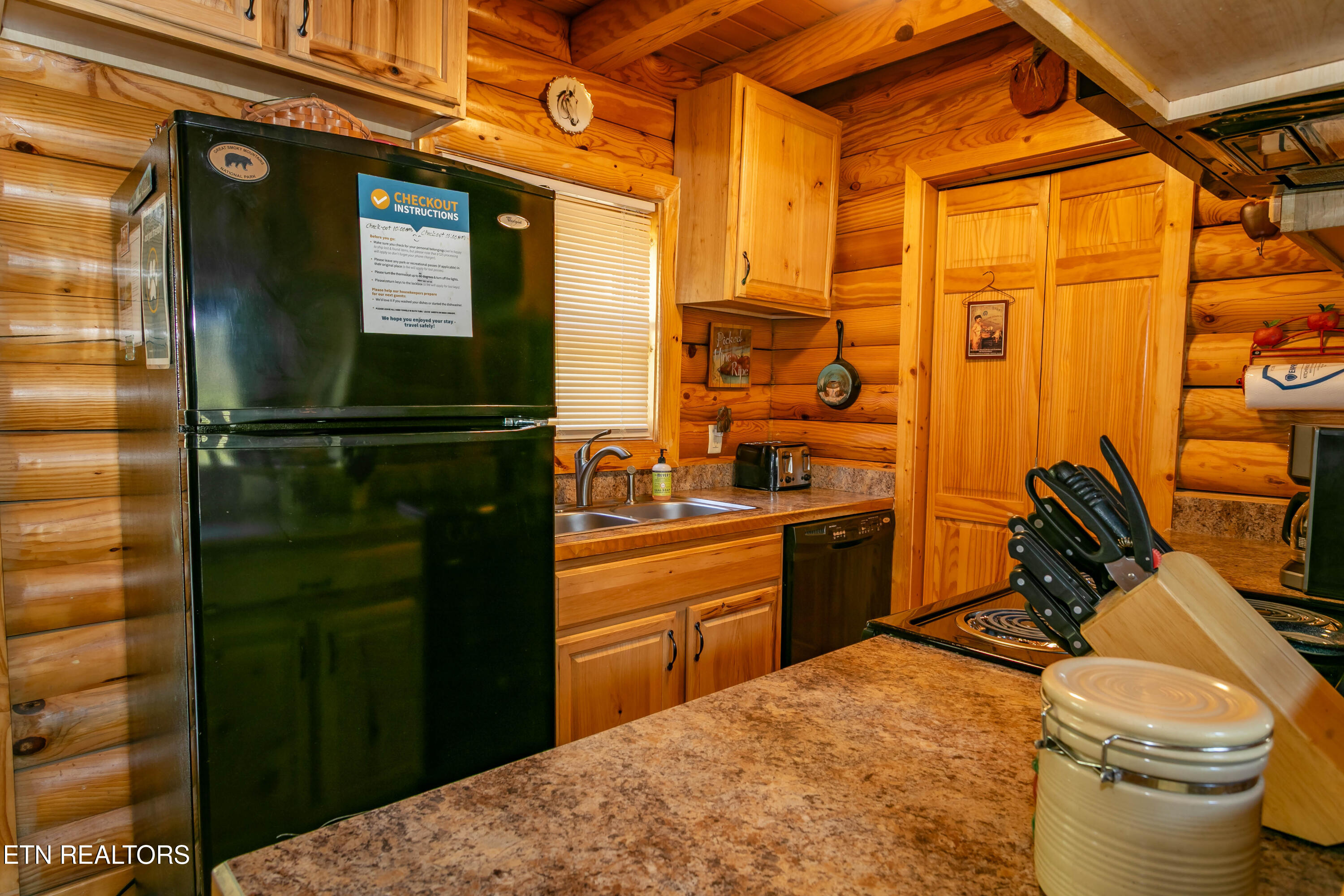 4112 Harvest Moon Road Sevierville TN 37862