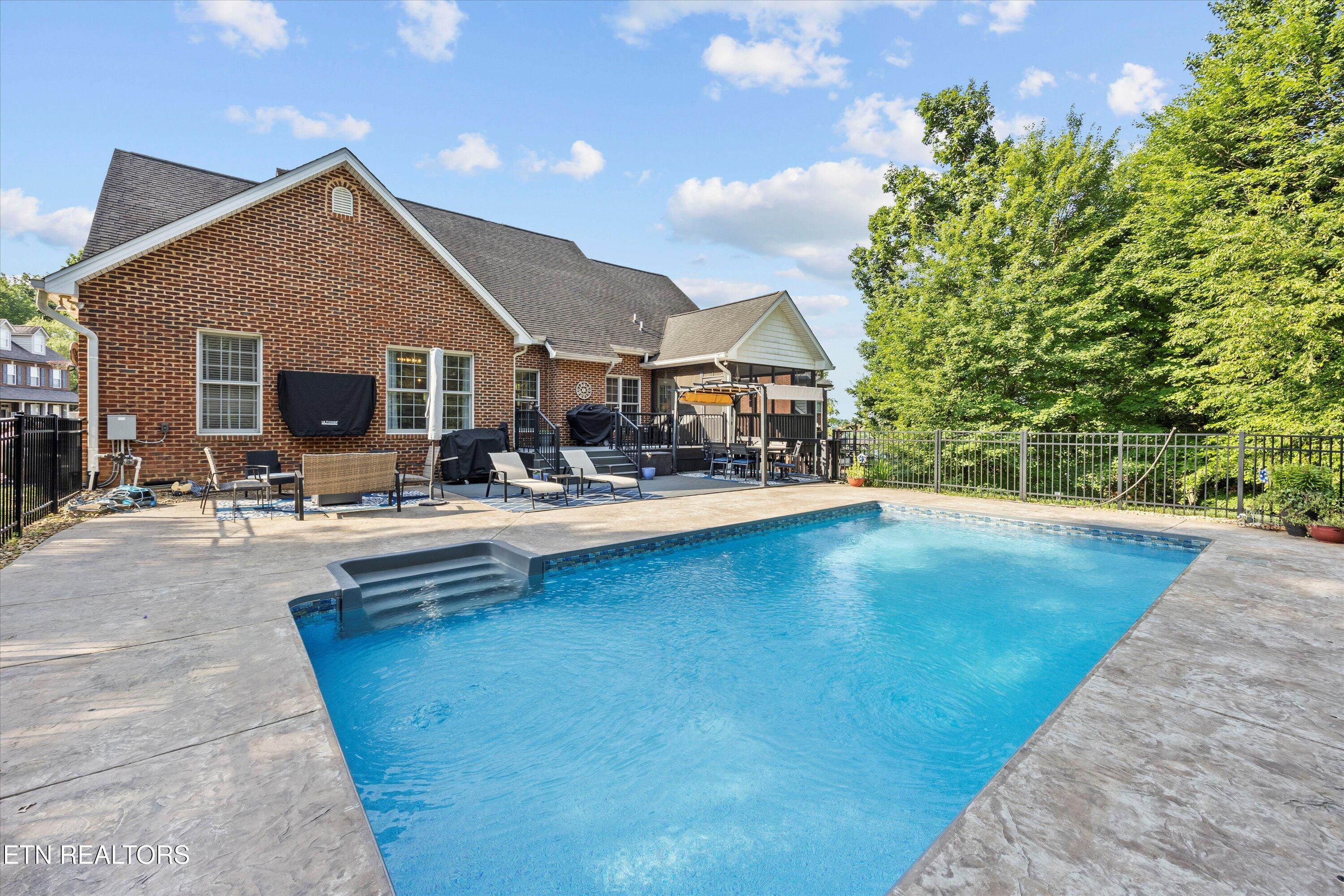 901 Crown Ridge Lane Powell TN 37849