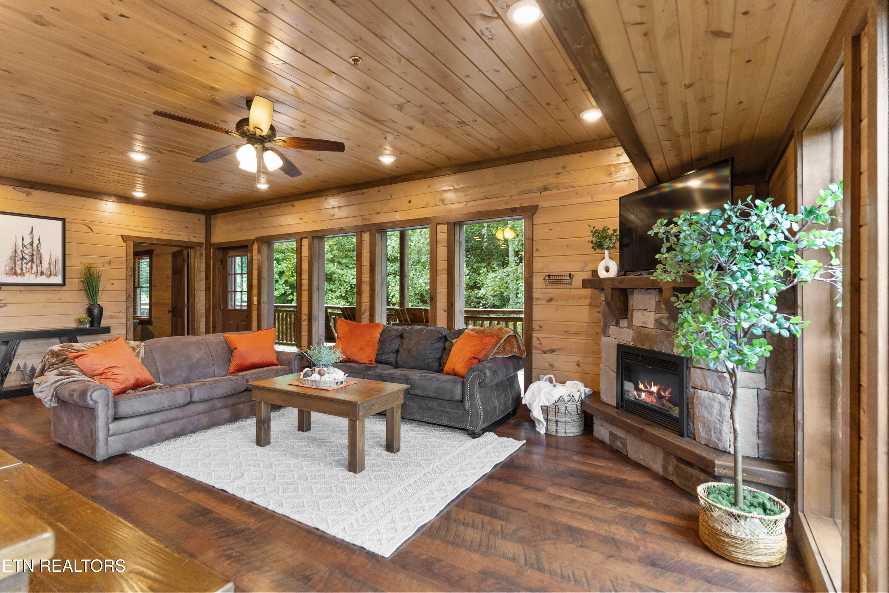 2822 Owens Ridge Way Sevierville TN 37876