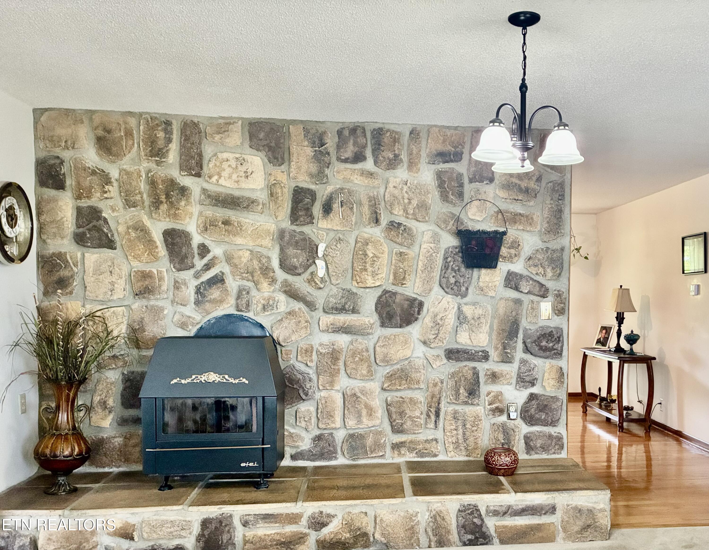 536 Top Lane Seymour TN 37865