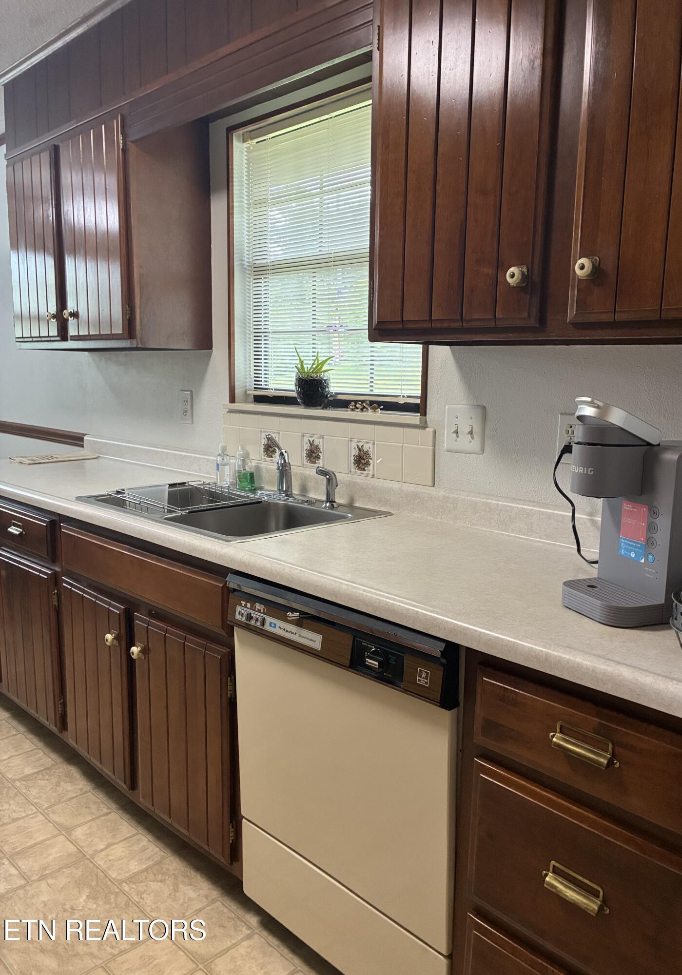 536 Top Lane Seymour TN 37865
