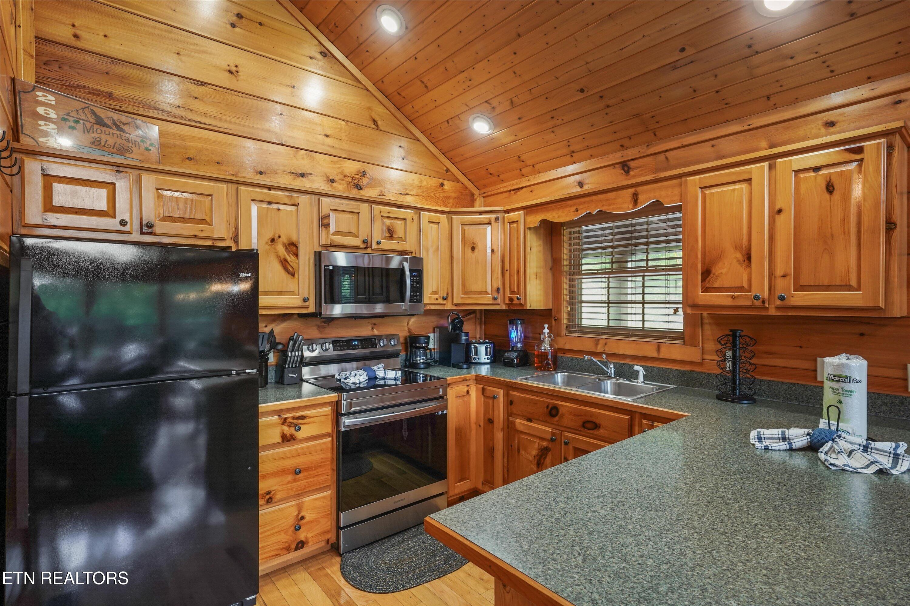 2624 Blanket Mountain Way Sevierville TN 37862