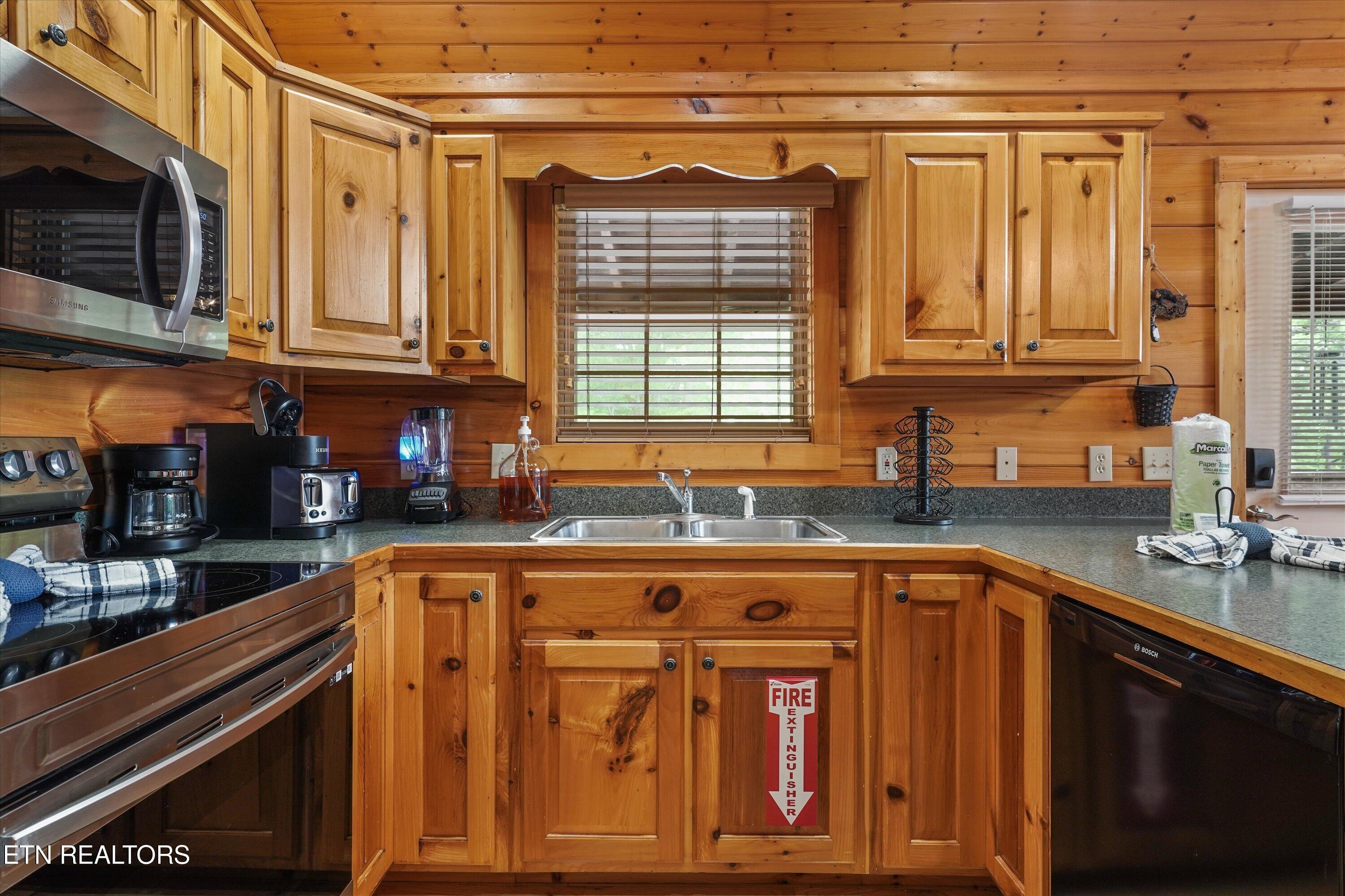 2624 Blanket Mountain Way Sevierville TN 37862