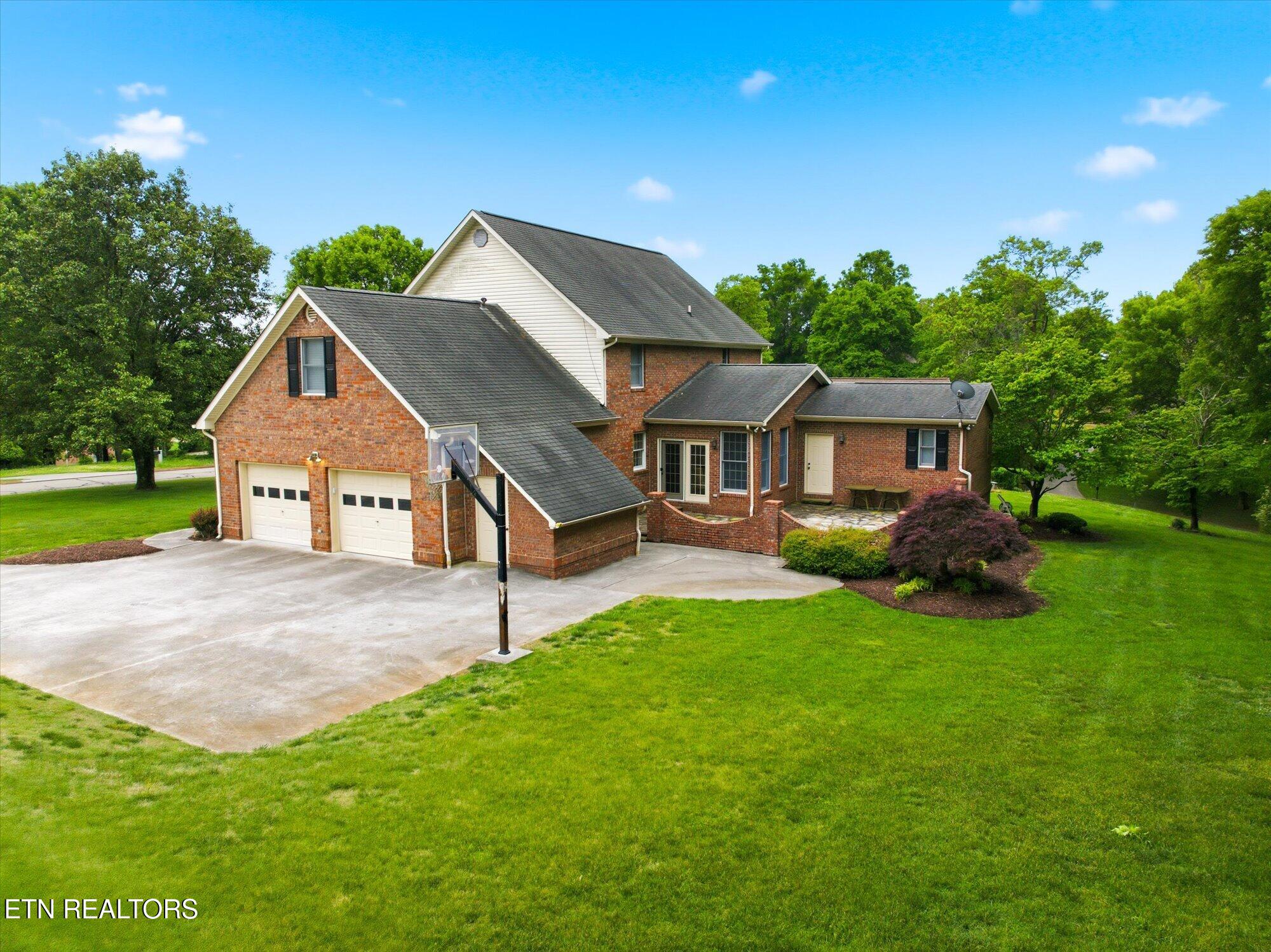 3006 Hawthorne Street Athens TN 37303