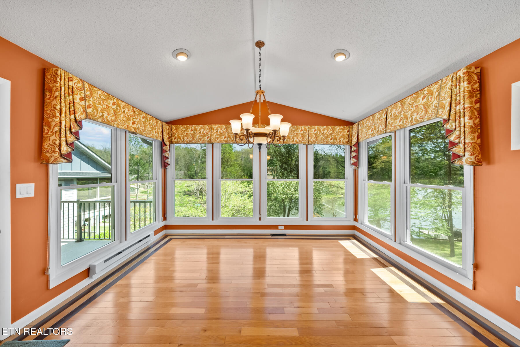 169 Ivy Brook Lane Crossville TN 38558