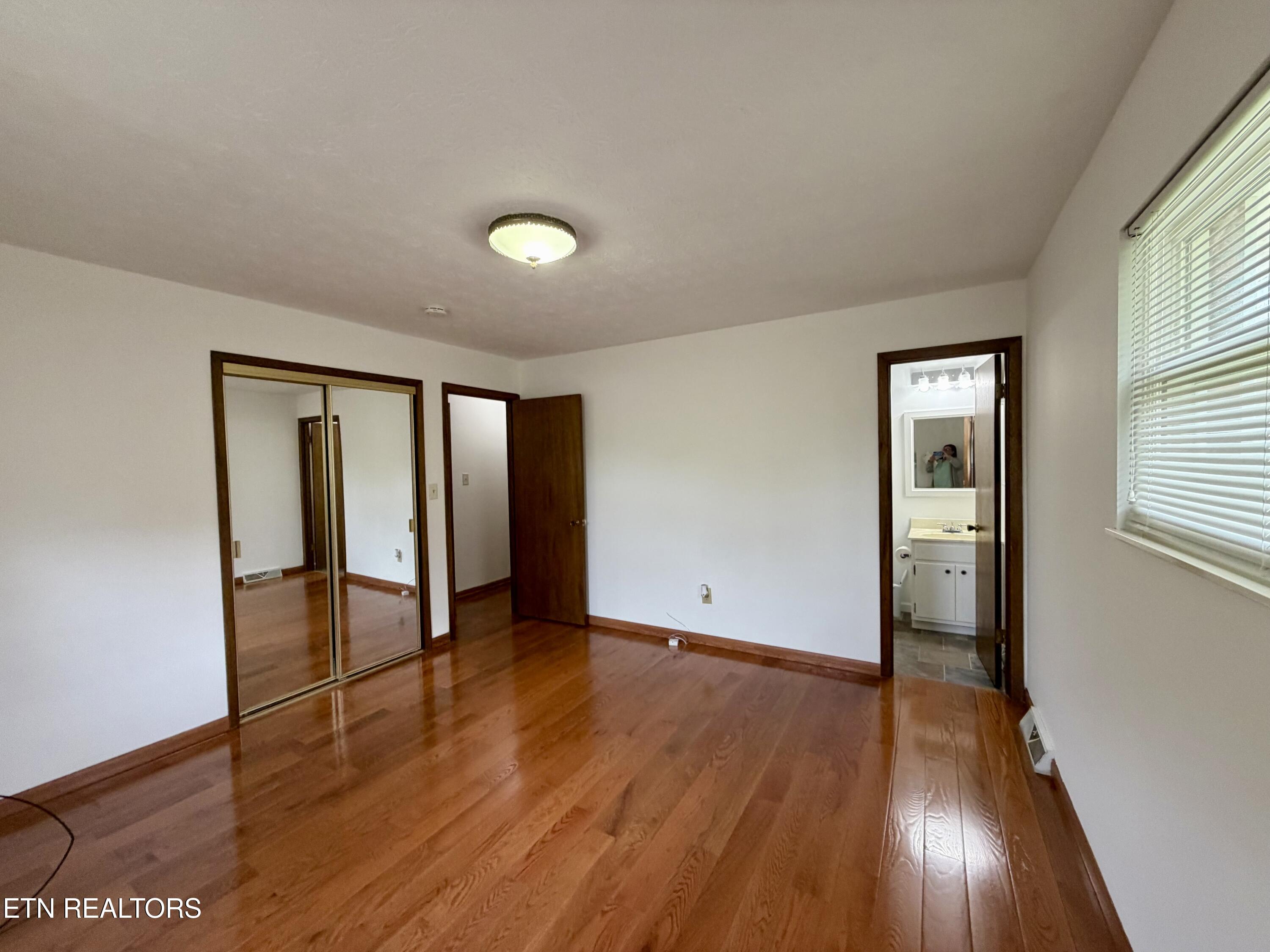 302 S Apache Road Clinton TN 37716