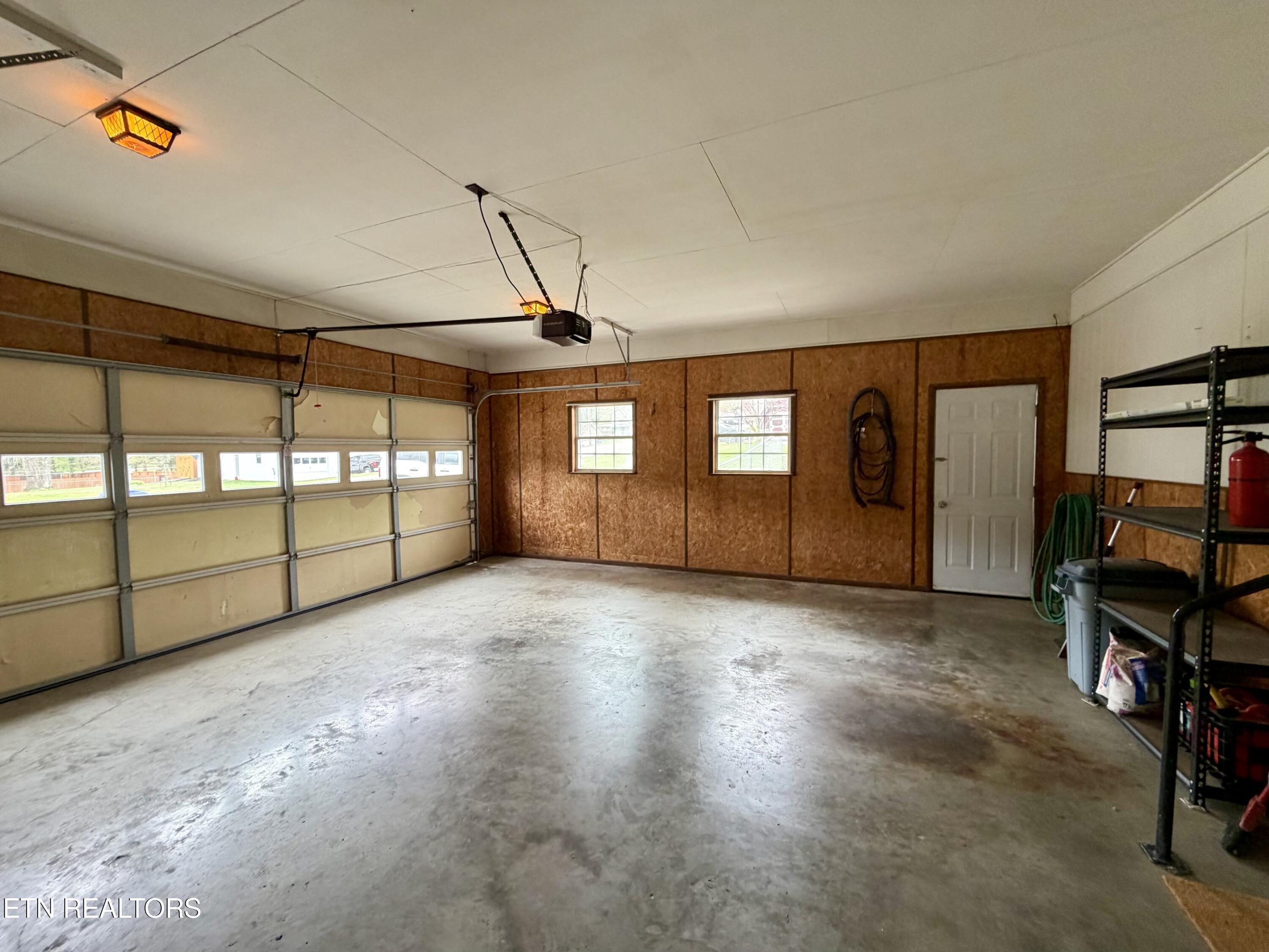 302 S Apache Road Clinton TN 37716