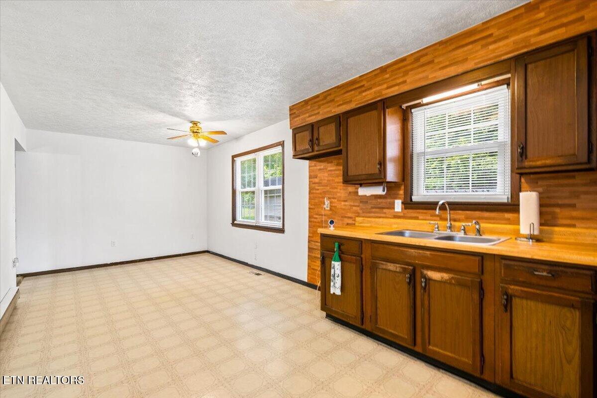 227 Higdon Lane Lafollette TN 37766
