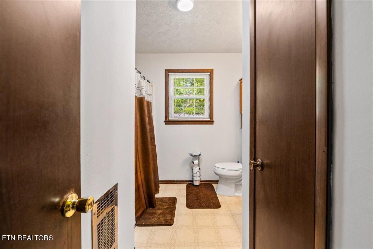 227 Higdon Lane Lafollette TN 37766