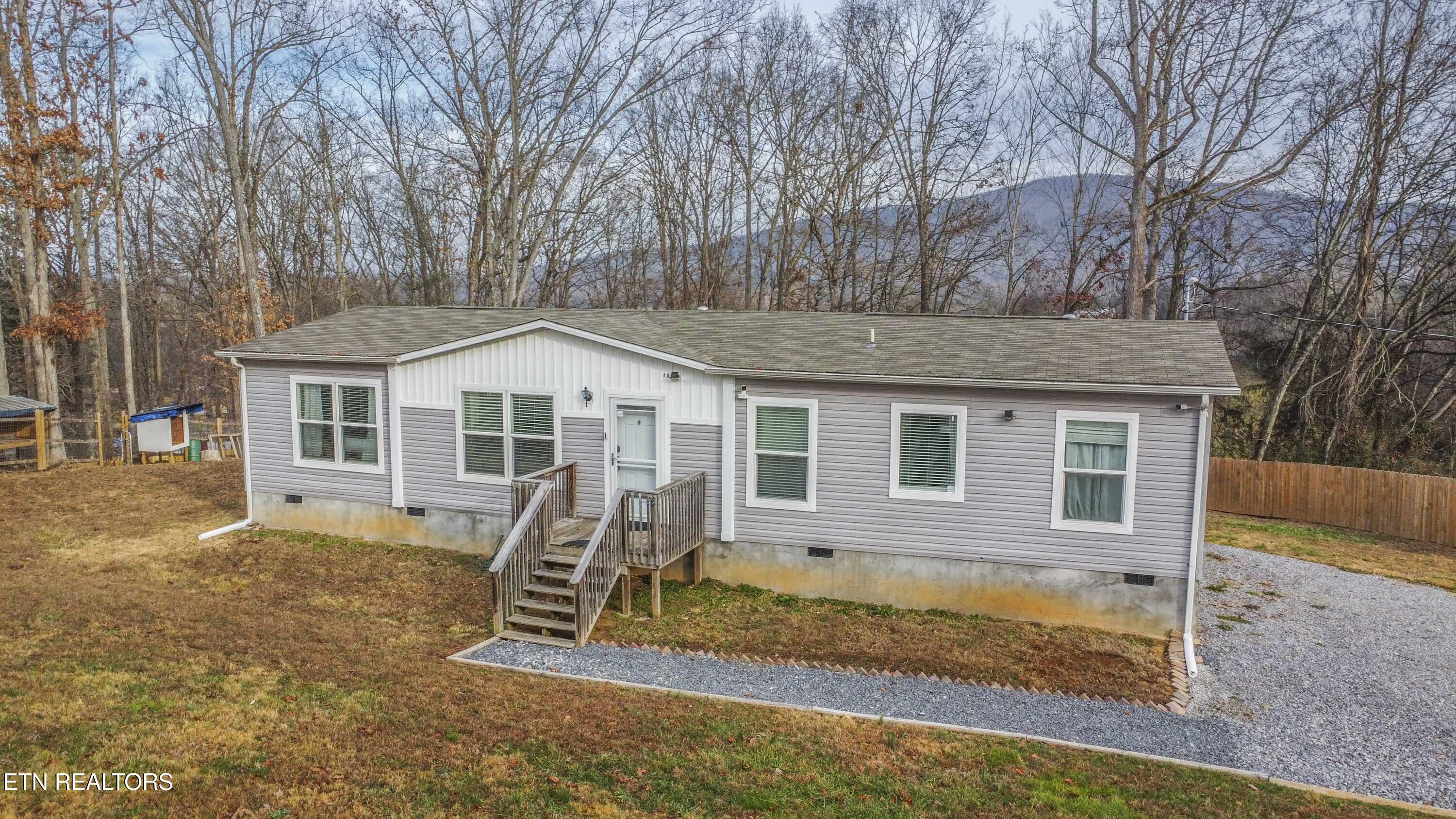 2744 Maplecrest Lane Sevierville TN 37876