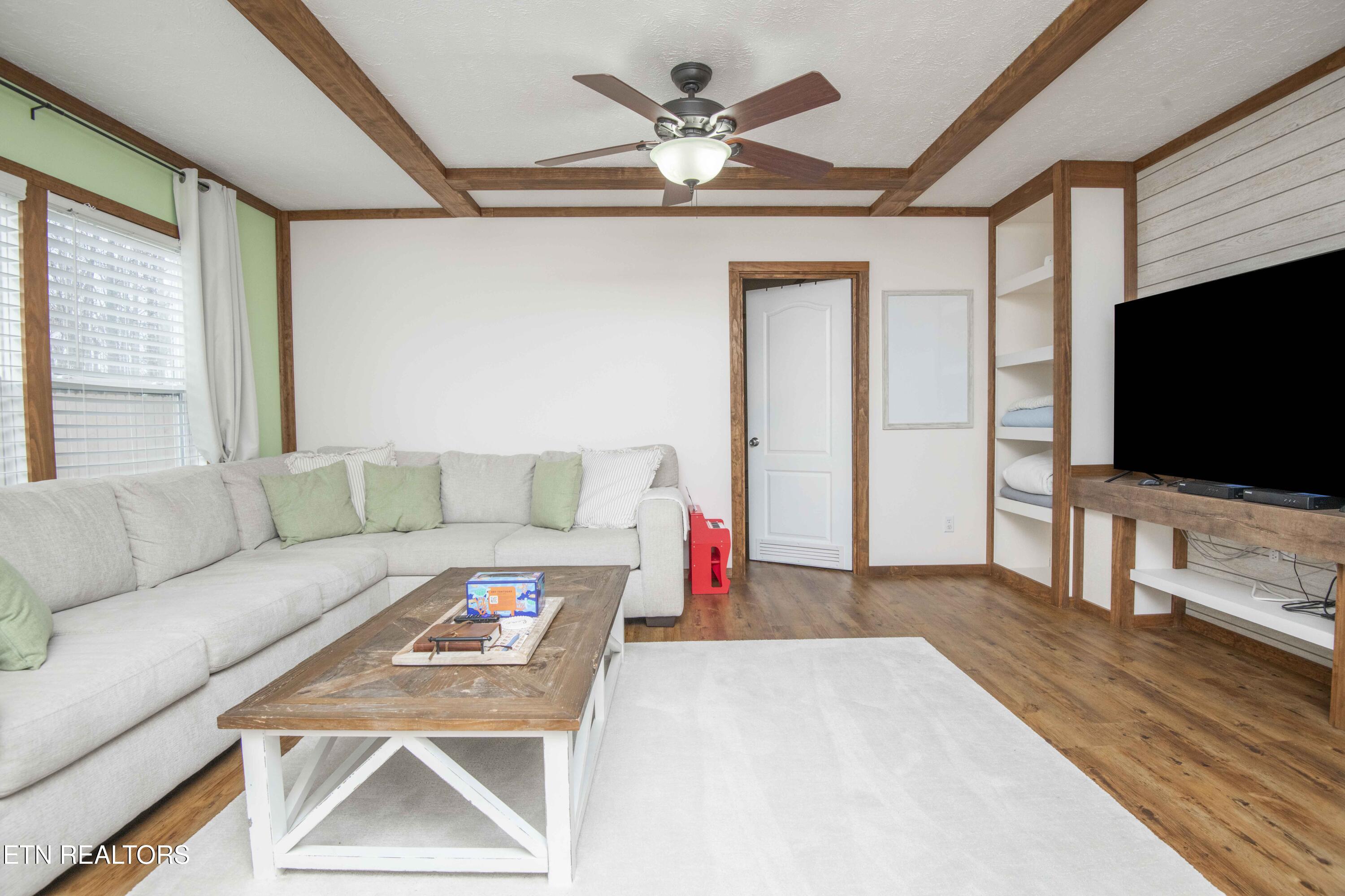 2744 Maplecrest Lane Sevierville TN 37876