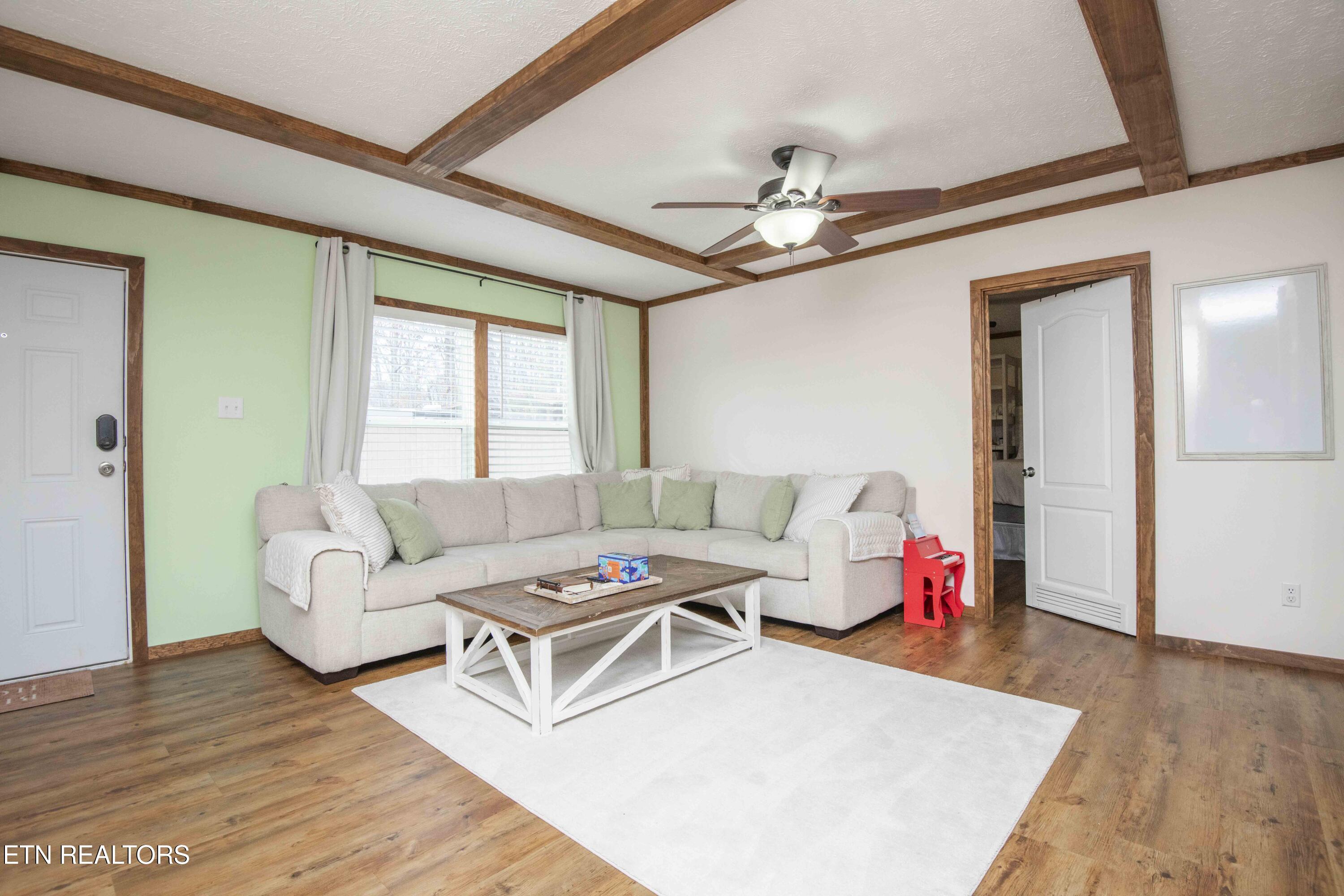 2744 Maplecrest Lane Sevierville TN 37876
