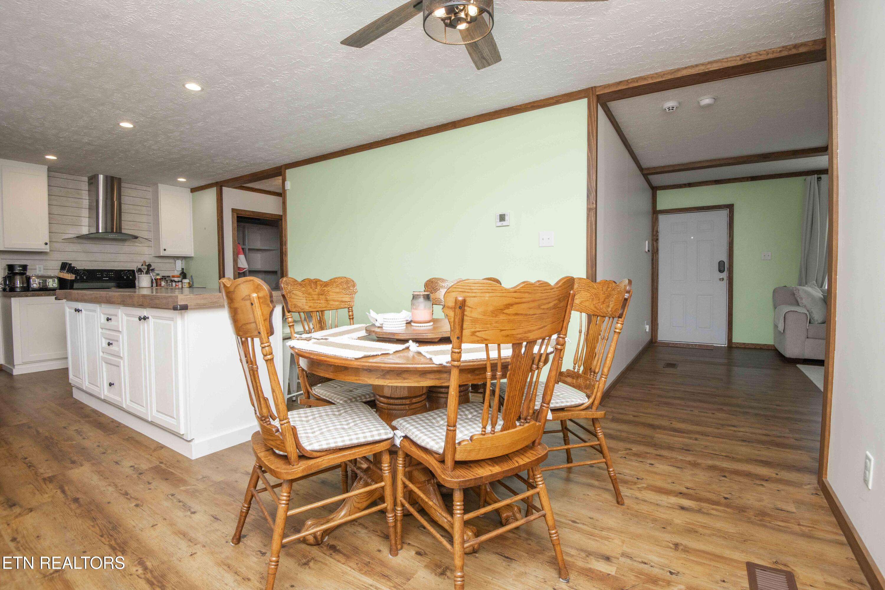 2744 Maplecrest Lane Sevierville TN 37876