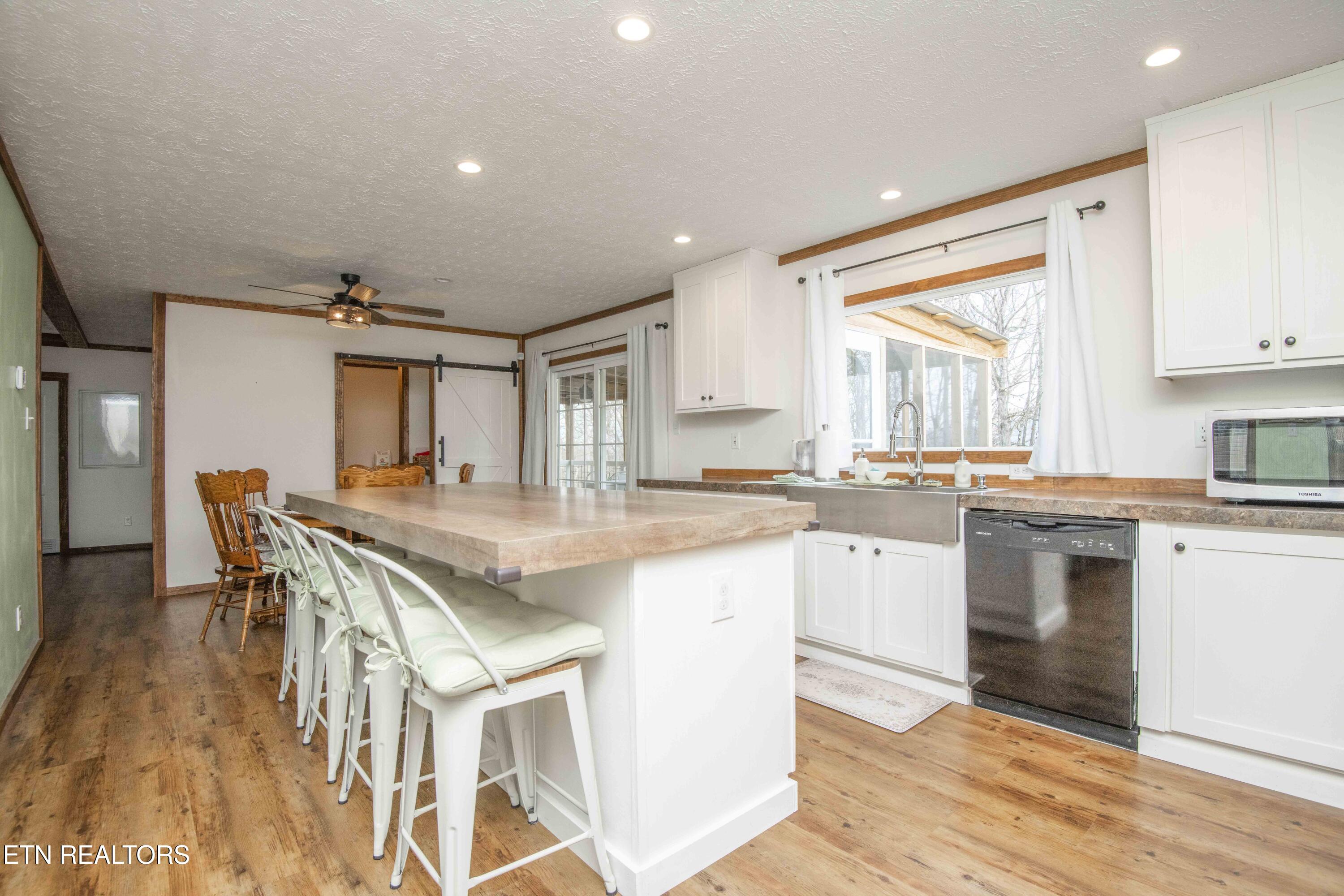 2744 Maplecrest Lane Sevierville TN 37876
