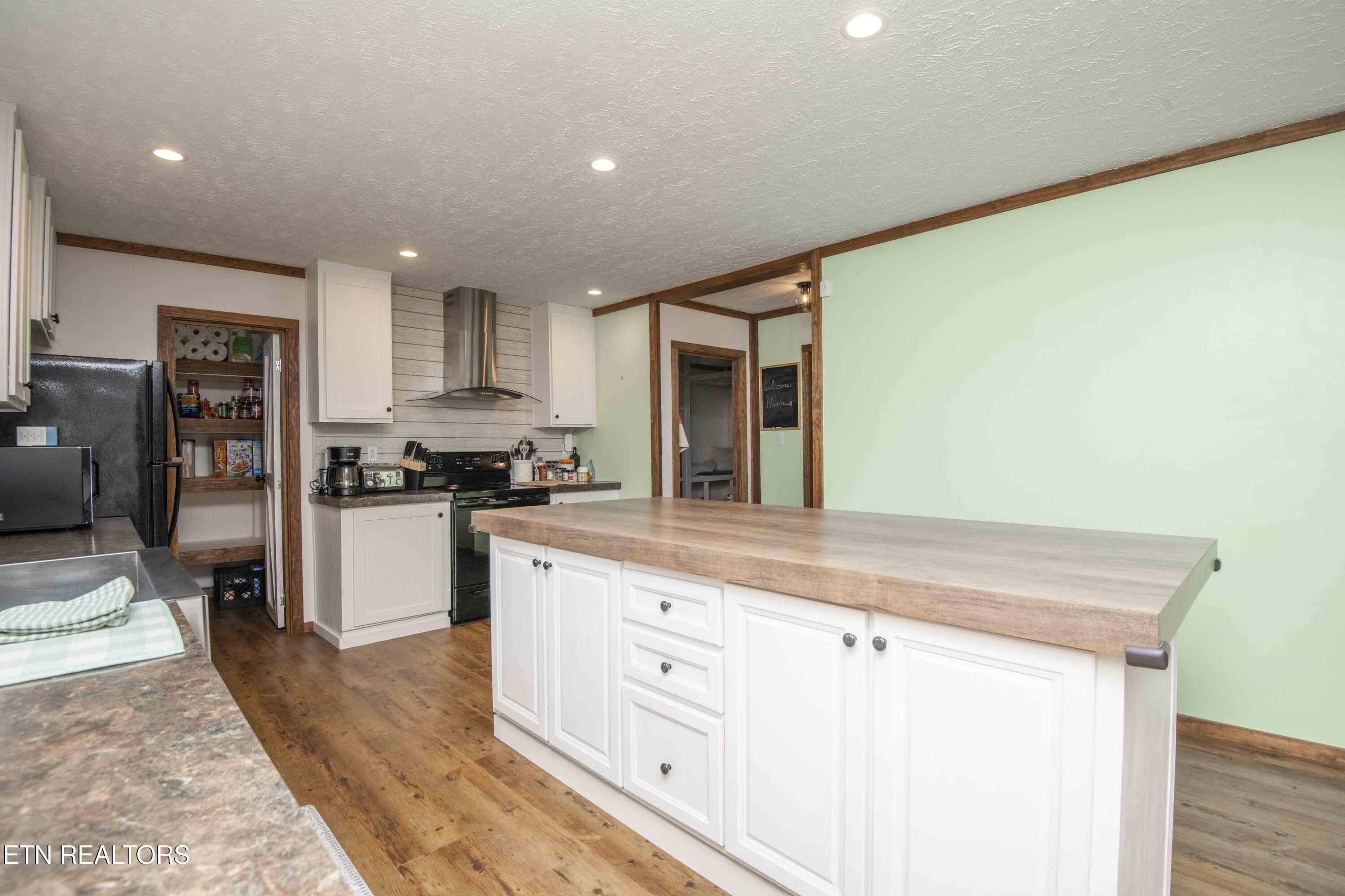 2744 Maplecrest Lane Sevierville TN 37876