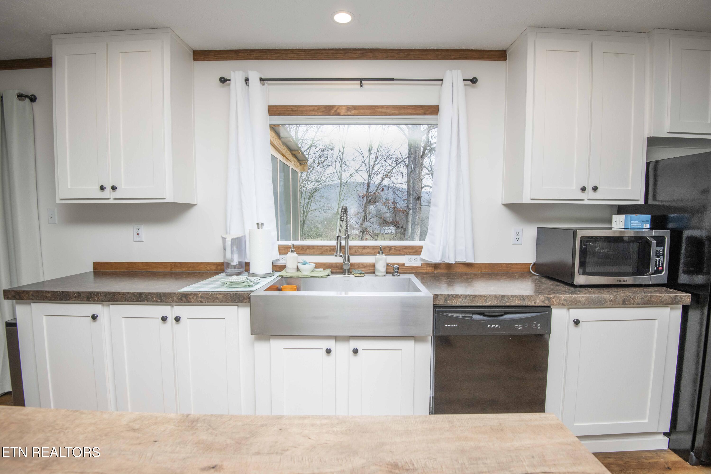 2744 Maplecrest Lane Sevierville TN 37876