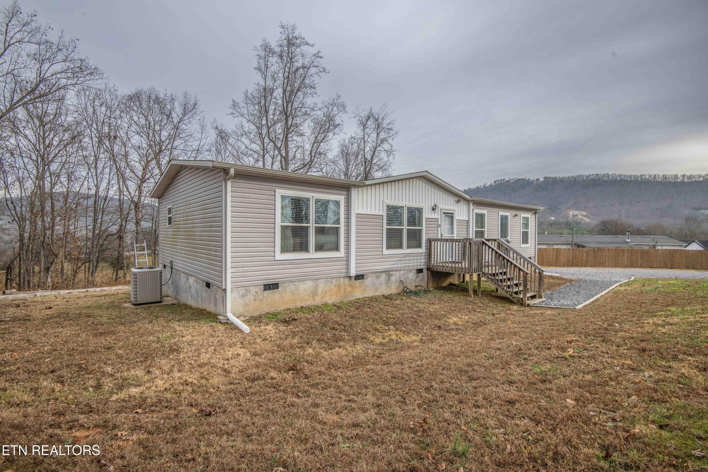 2744 Maplecrest Lane Sevierville TN 37876
