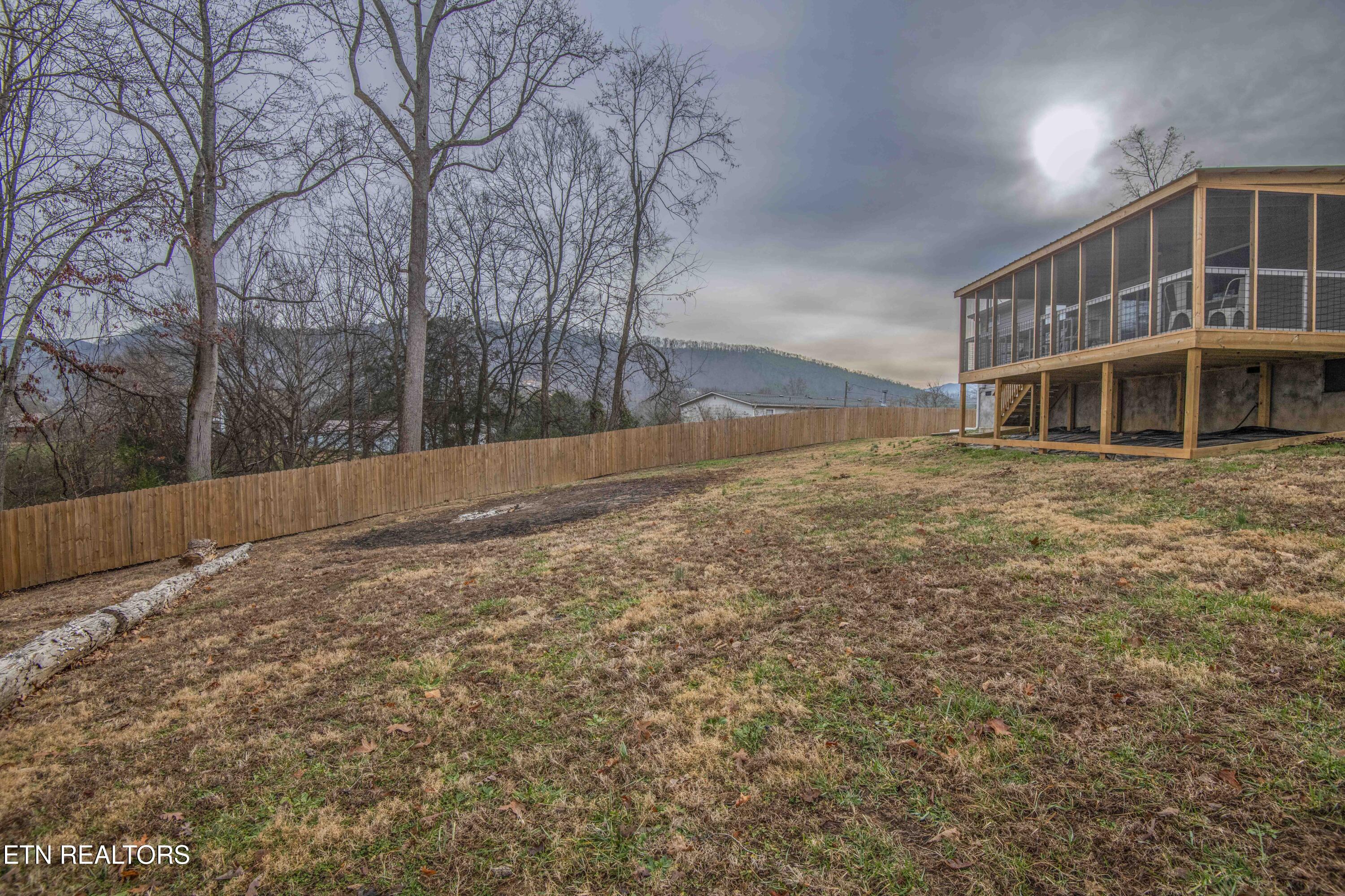 2744 Maplecrest Lane Sevierville TN 37876