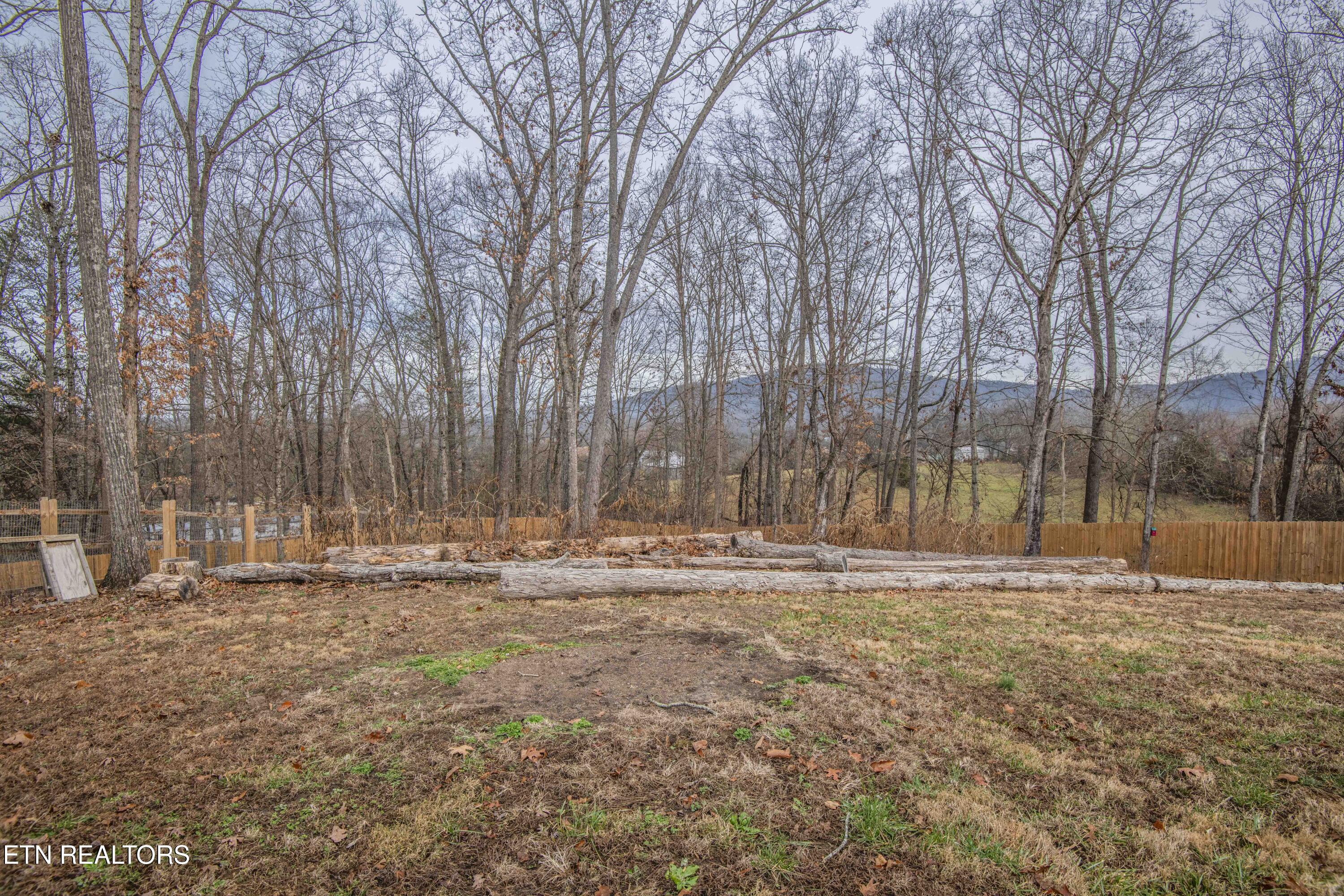 2744 Maplecrest Lane Sevierville TN 37876