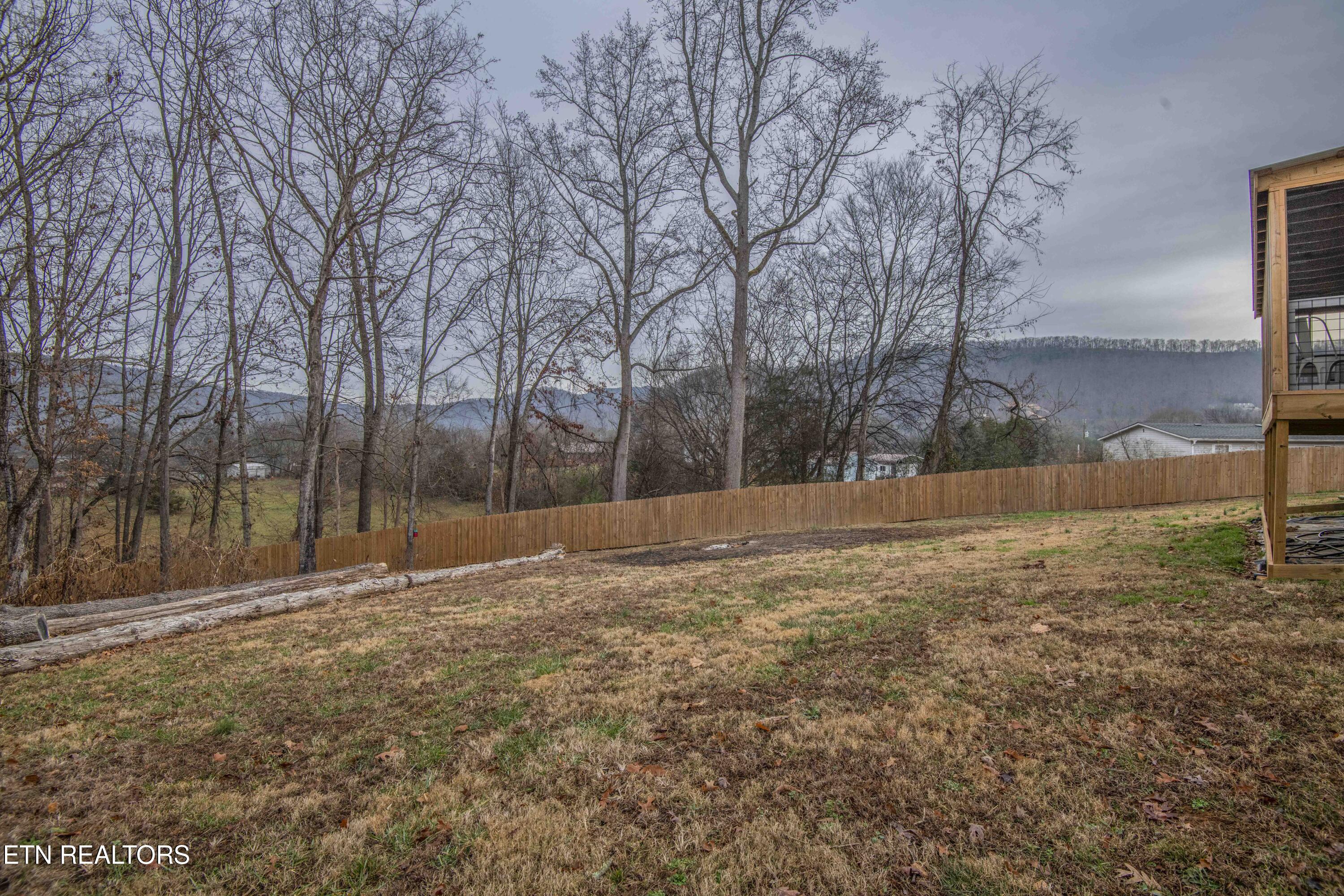 2744 Maplecrest Lane Sevierville TN 37876