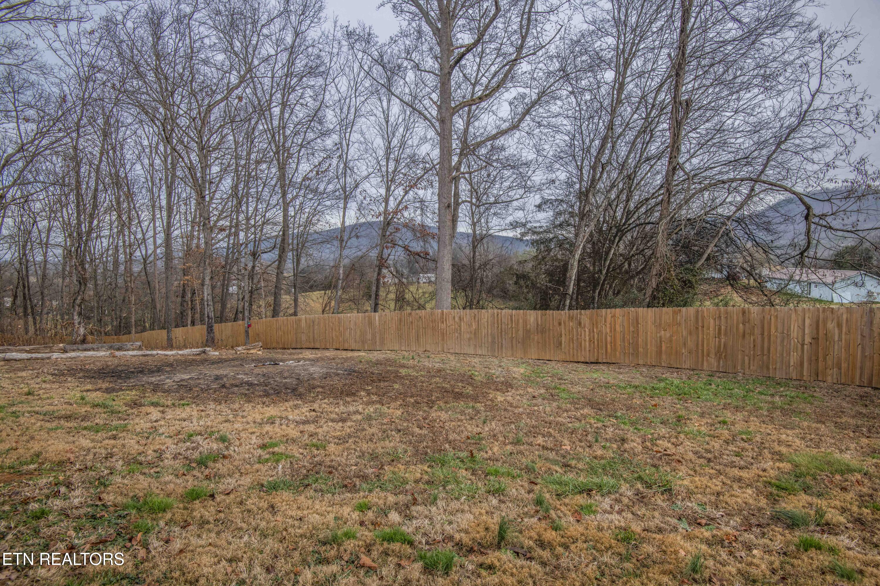 2744 Maplecrest Lane Sevierville TN 37876