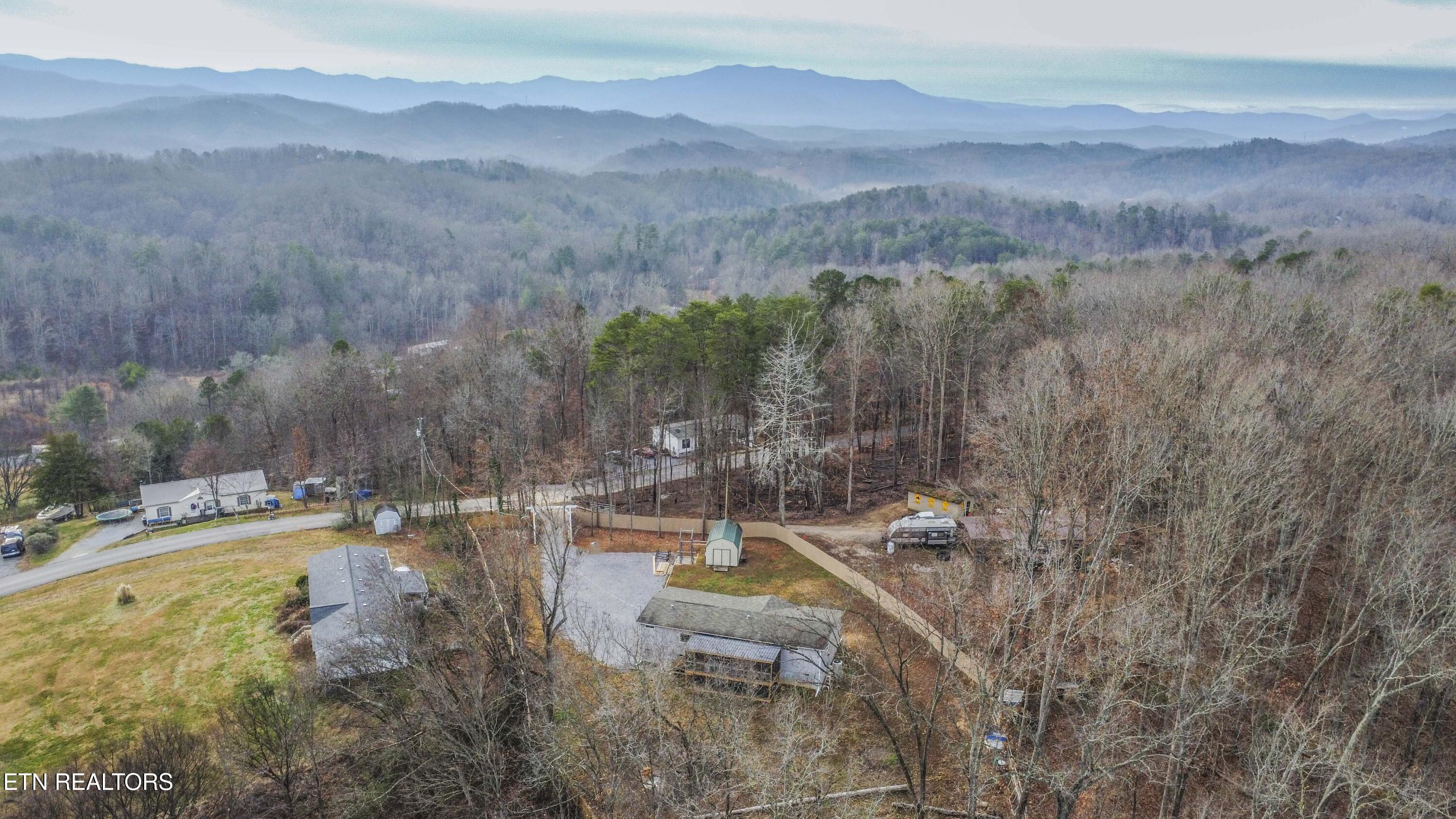 2744 Maplecrest Lane Sevierville TN 37876