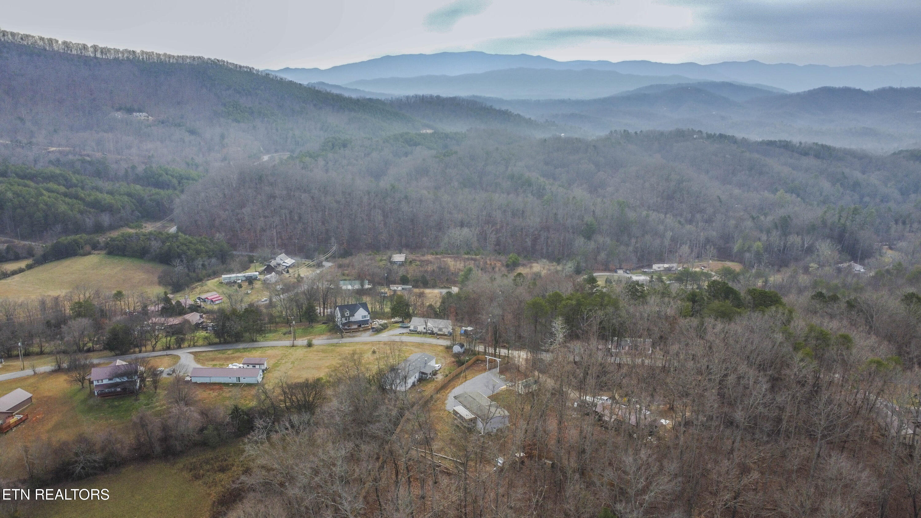 2744 Maplecrest Lane Sevierville TN 37876