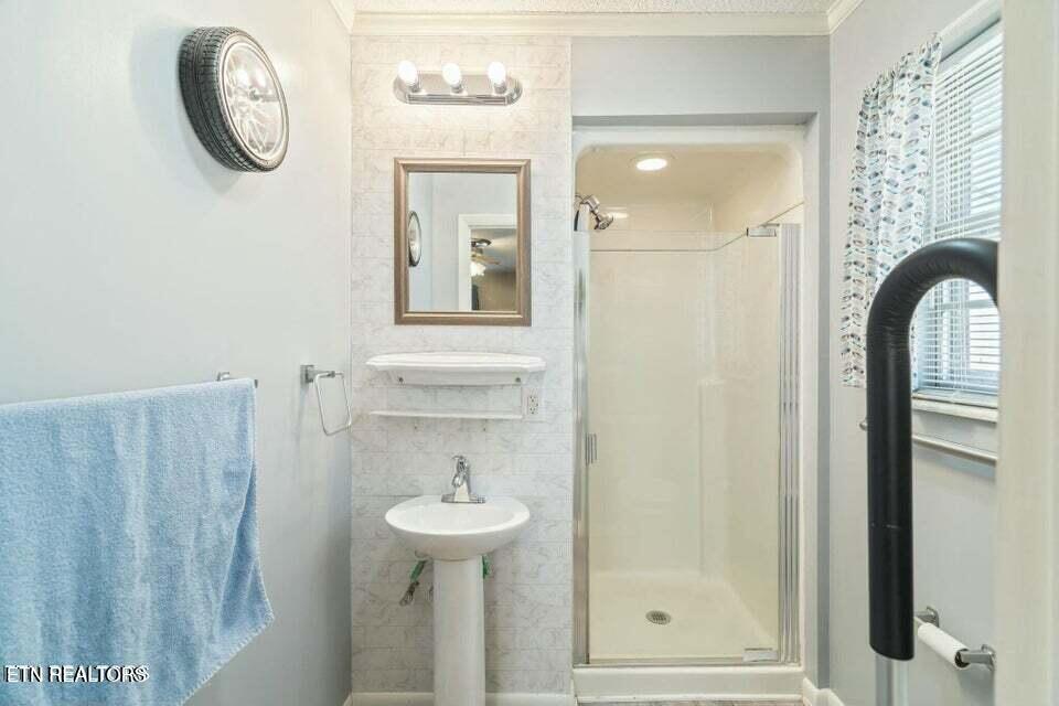111 Mcnew Drive Harriman TN 37748