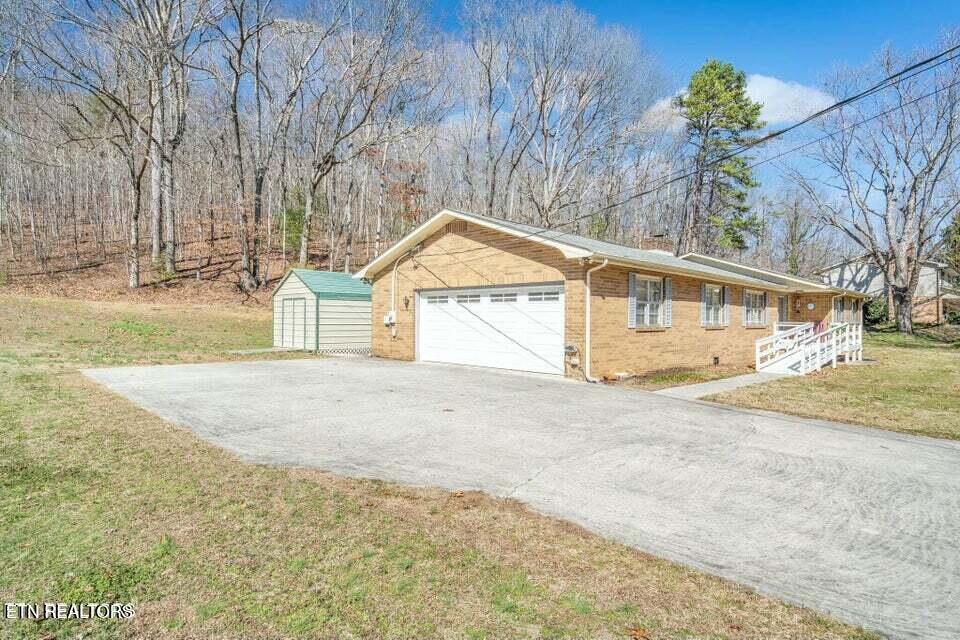111 Mcnew Drive Harriman TN 37748