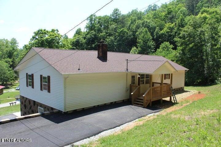 2915 Flat Hollow Road Speedwell TN 37870