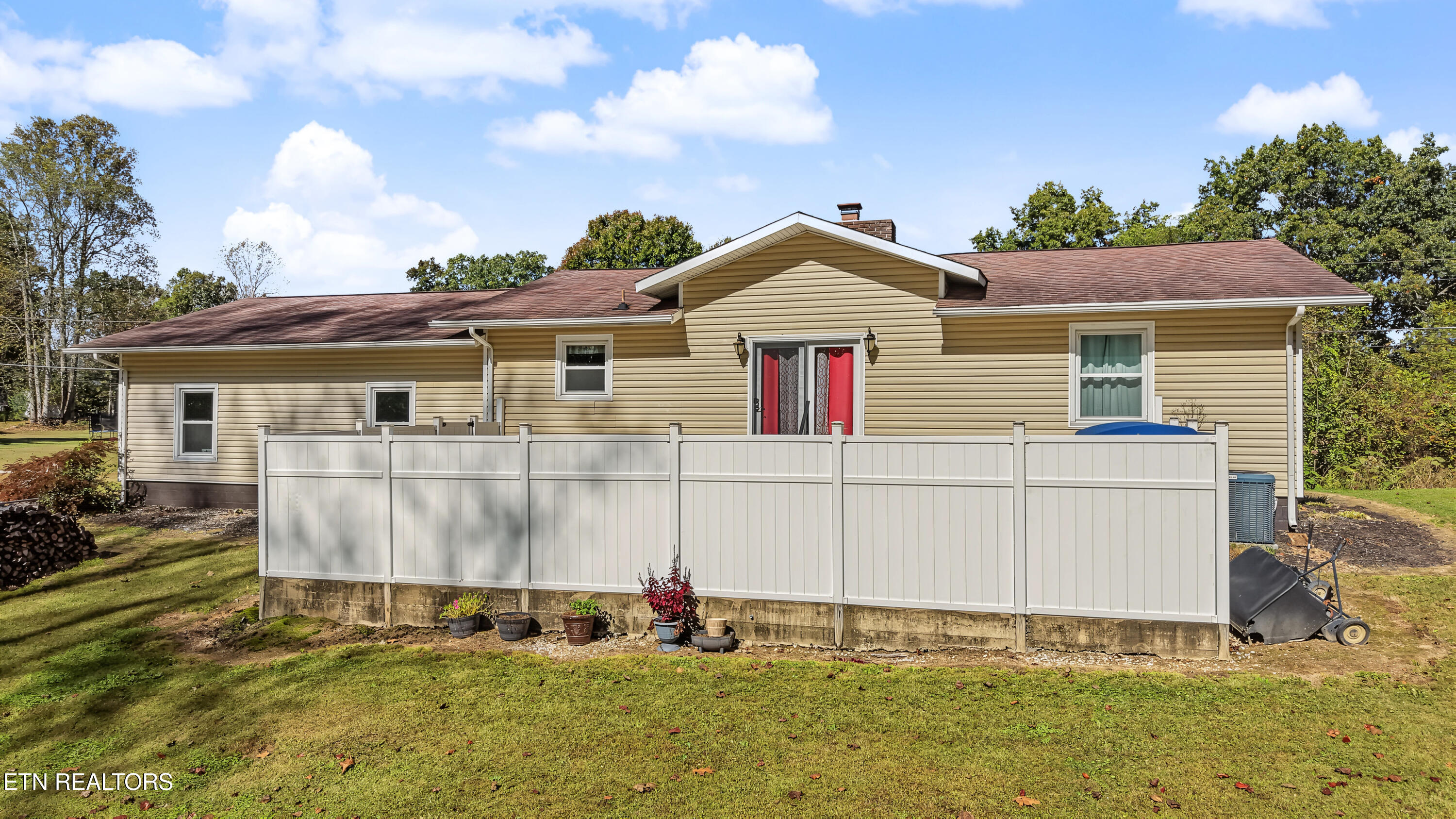 135 Denise Drive Speedwell TN 37870