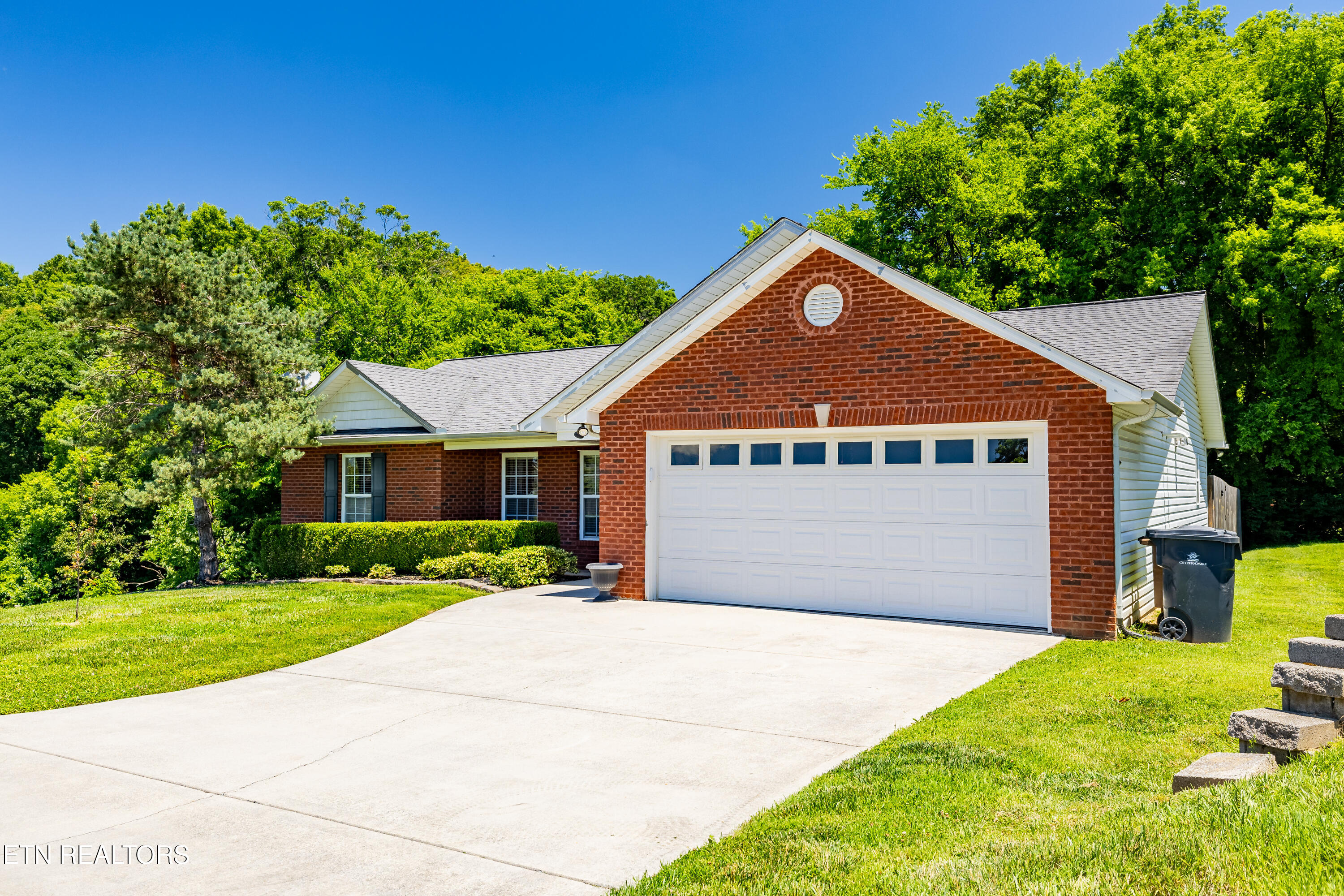 4112 Riverstone Lane Knoxville TN 37918