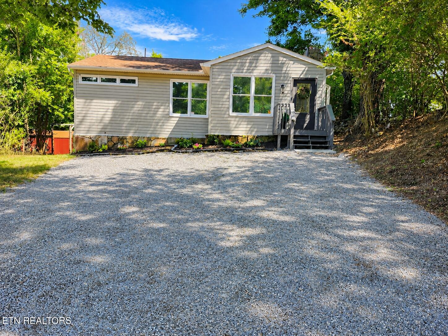112 Pleasant Lane Clinton TN 37716