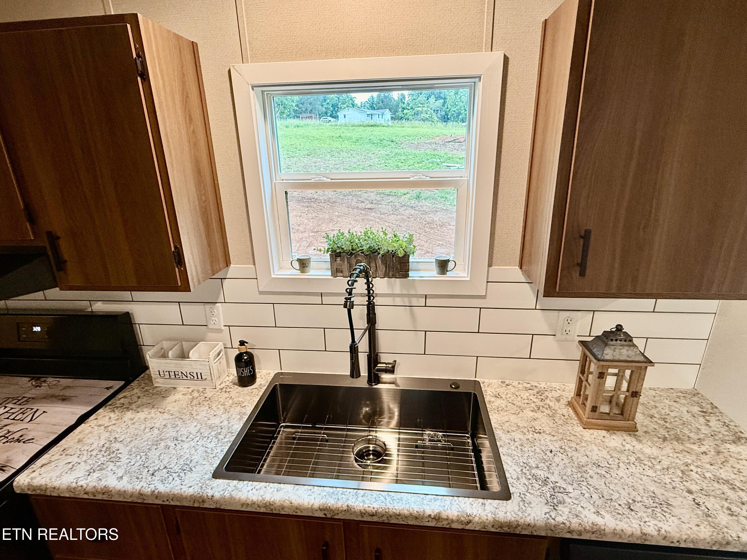 175 Mccormick Lane Harriman TN 37748