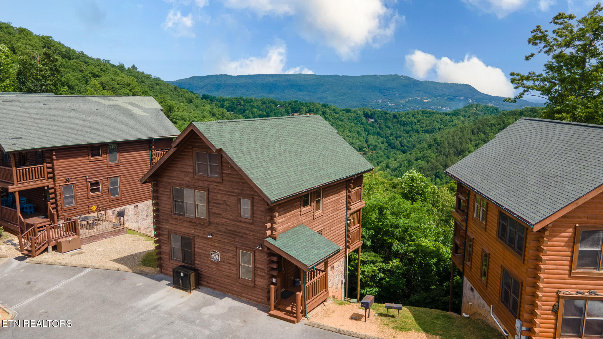 2819 White Oak Ridge Lane Sevierville TN 37862