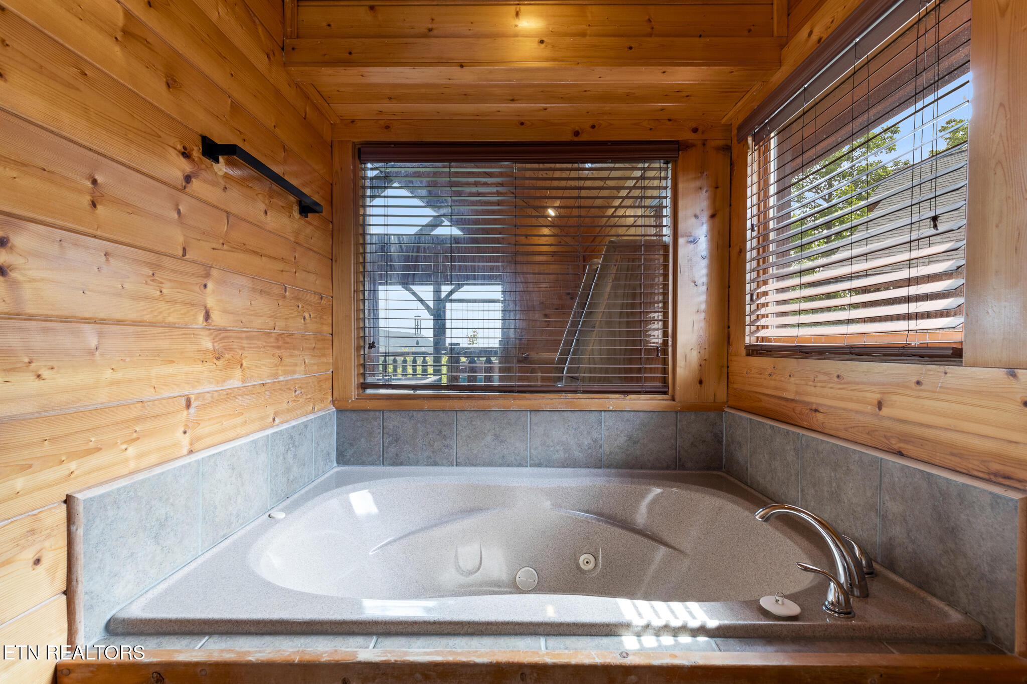 2819 White Oak Ridge Lane Sevierville TN 37862