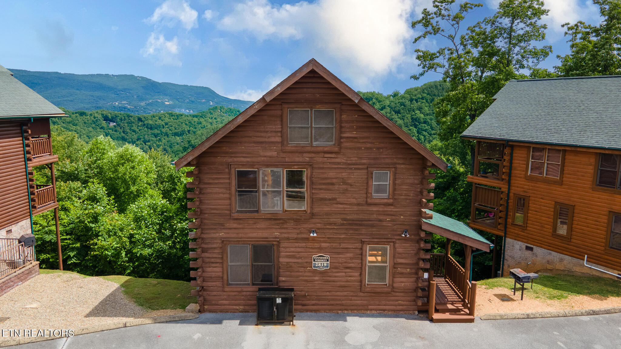 2819 White Oak Ridge Lane Sevierville TN 37862