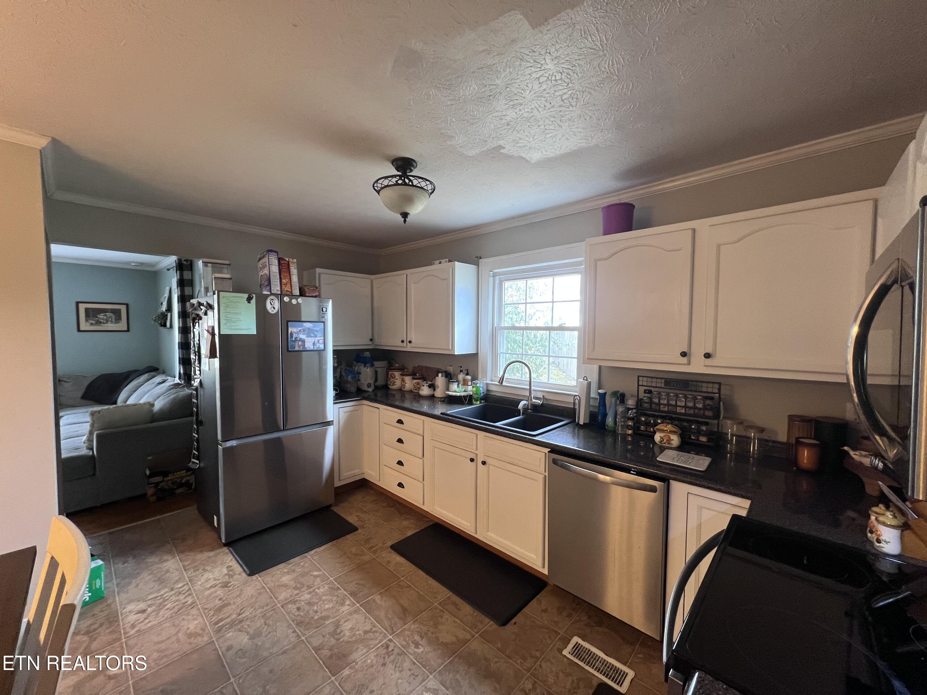 118 E Kentucky Avenue Lafollette TN 37766
