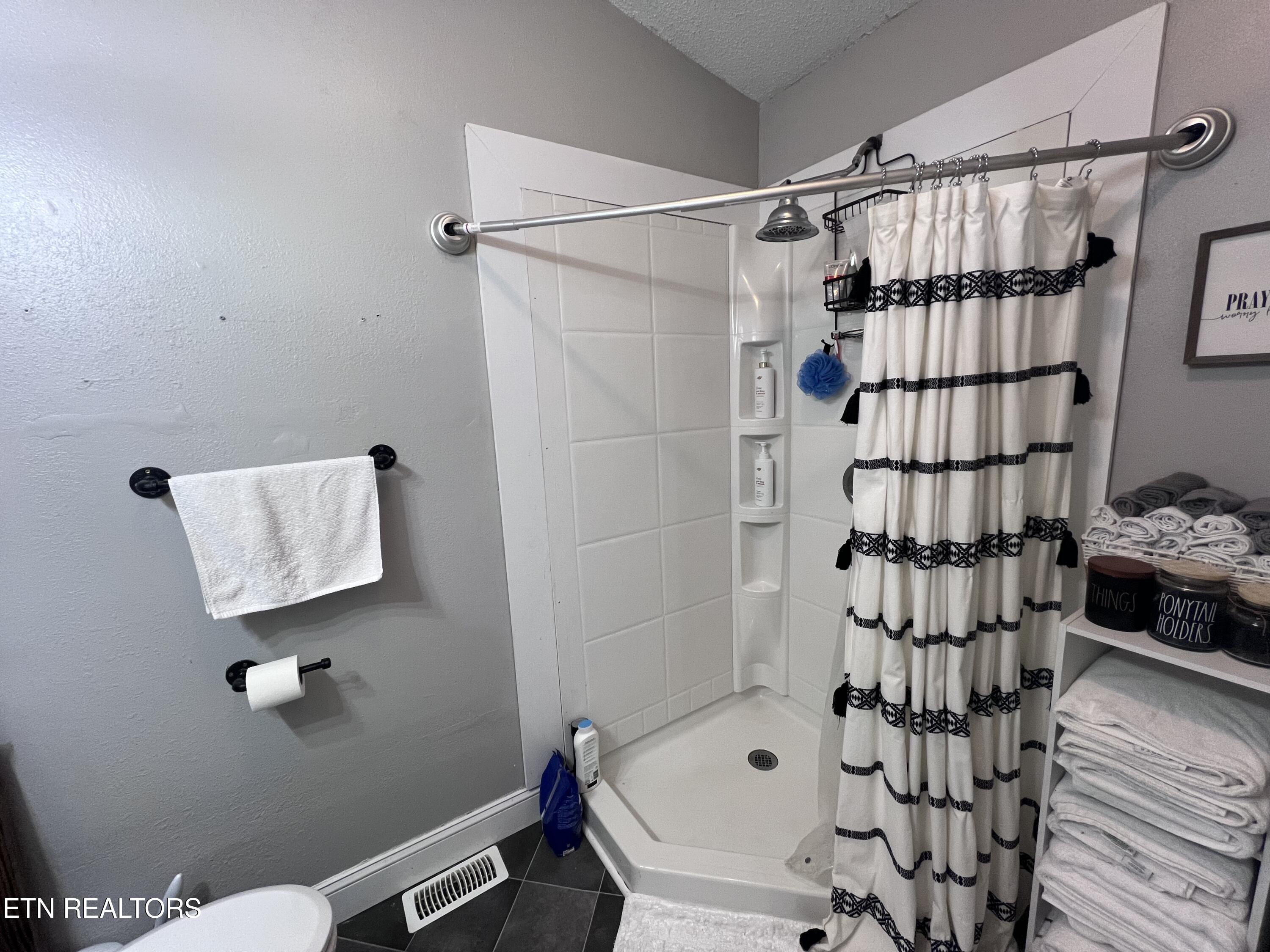 118 E Kentucky Avenue Lafollette TN 37766