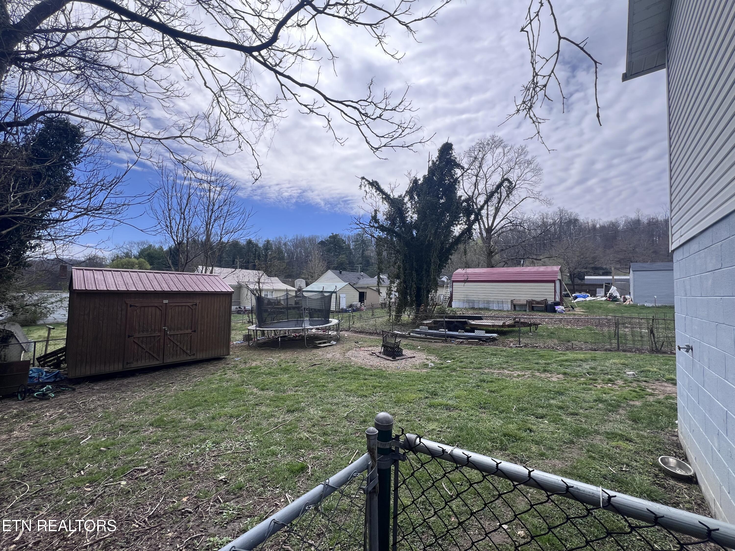 118 E Kentucky Avenue Lafollette TN 37766