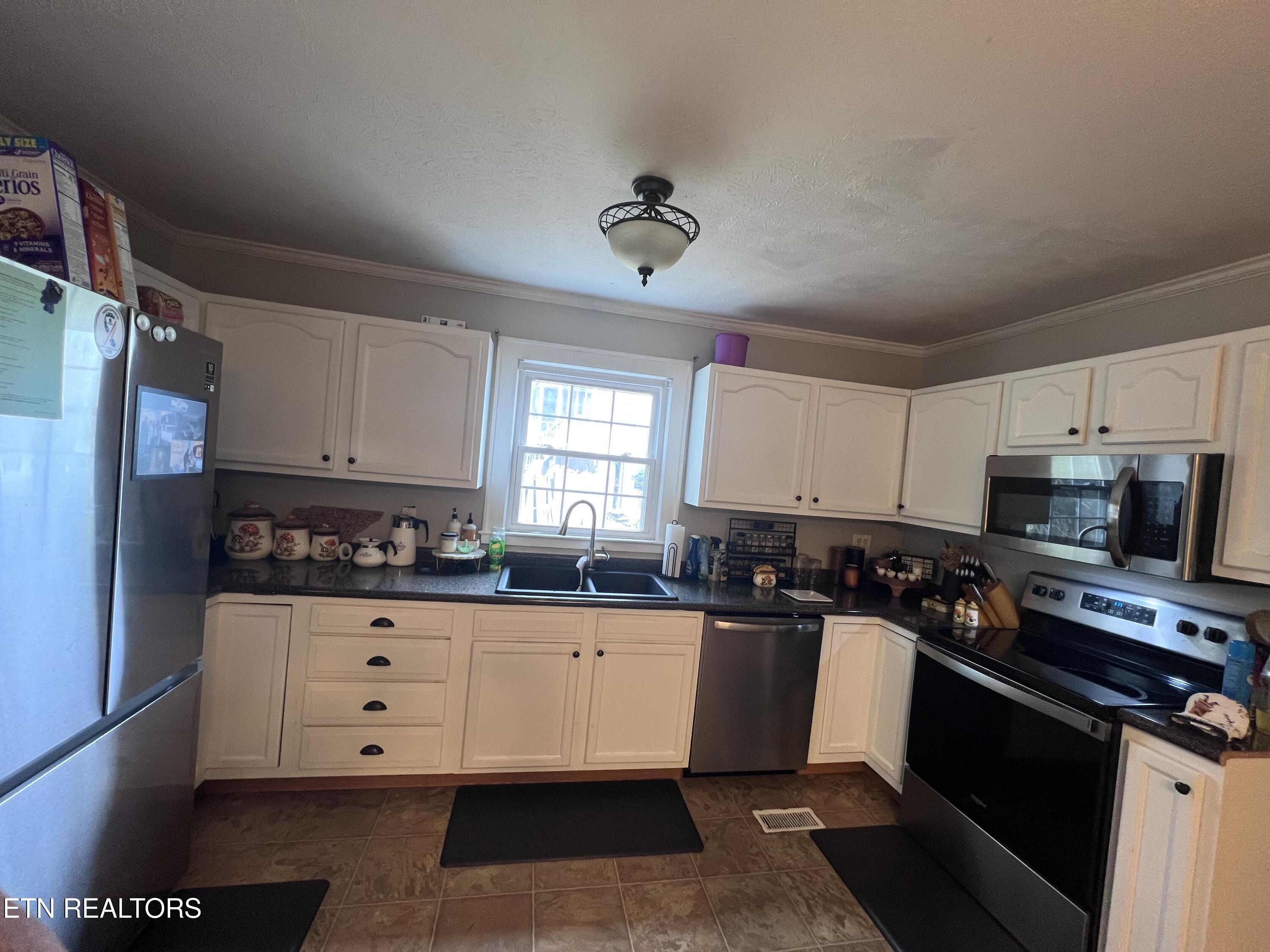 118 E Kentucky Avenue Lafollette TN 37766