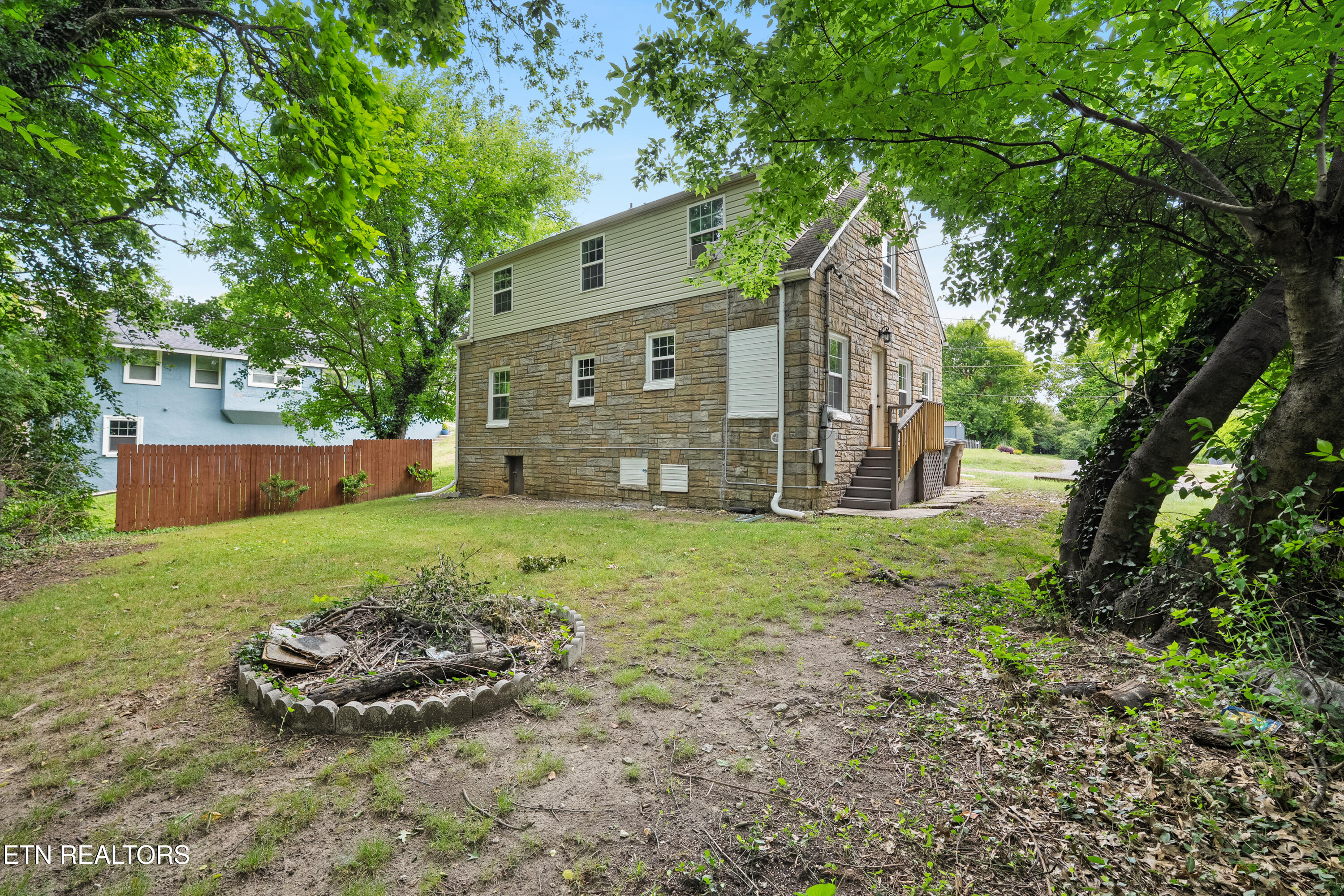 727 Witt Place Knoxville TN 37915