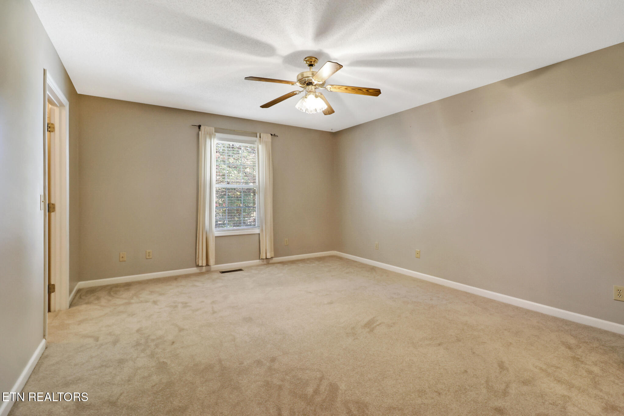 112 Lakewood Drive Crossville TN 38558