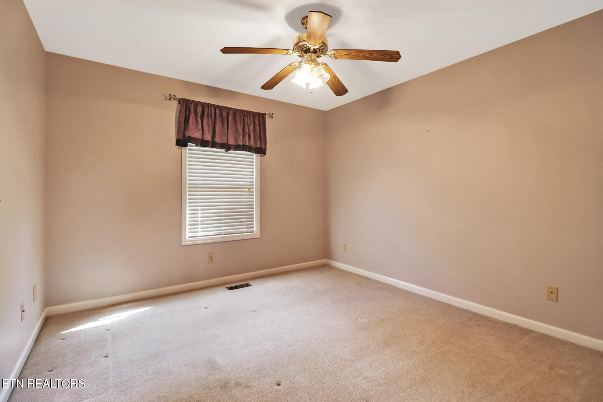 112 Lakewood Drive Crossville TN 38558