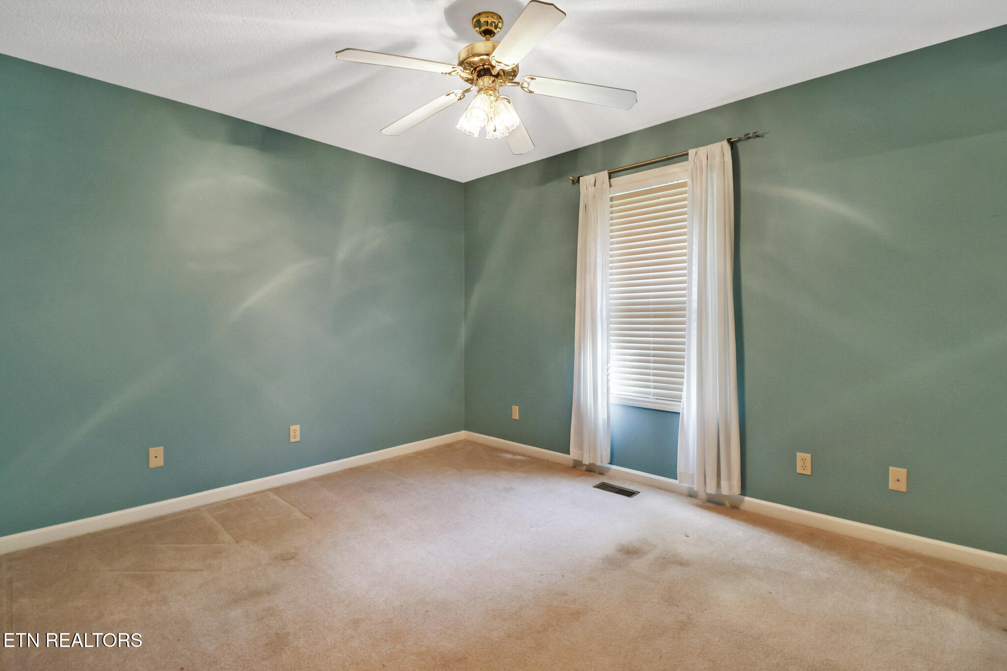 112 Lakewood Drive Crossville TN 38558