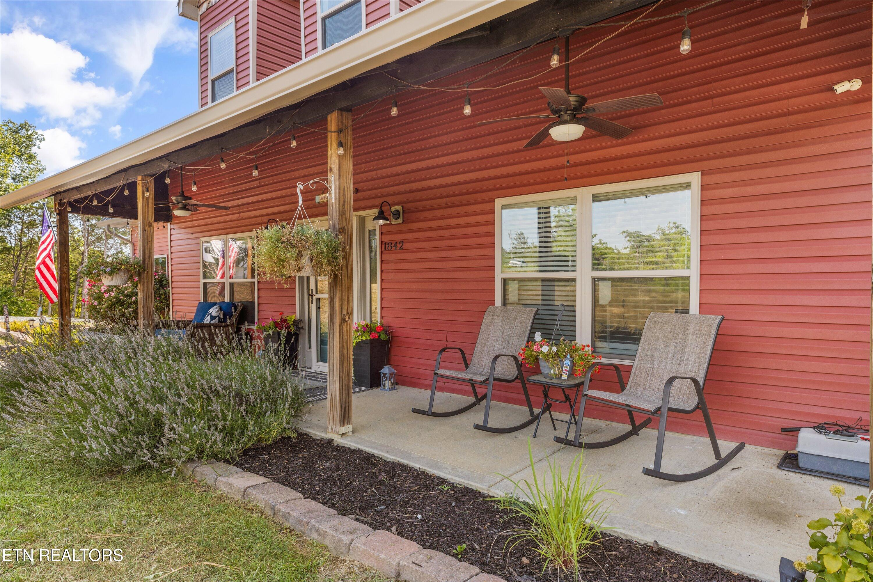 1842 Chapel Road Sevierville TN 37876