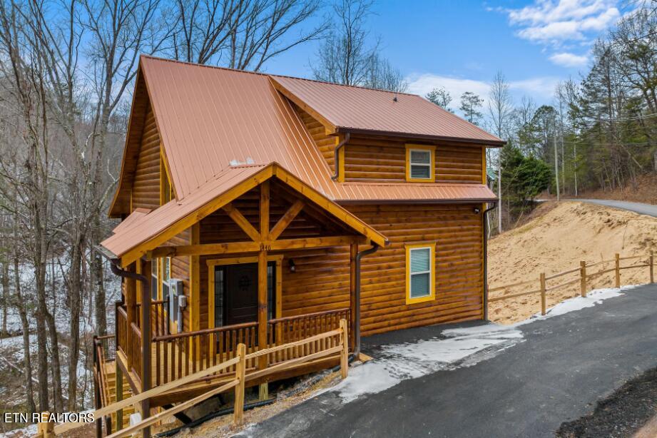 1446 Silver Poplar Lane Sevierville TN 37876