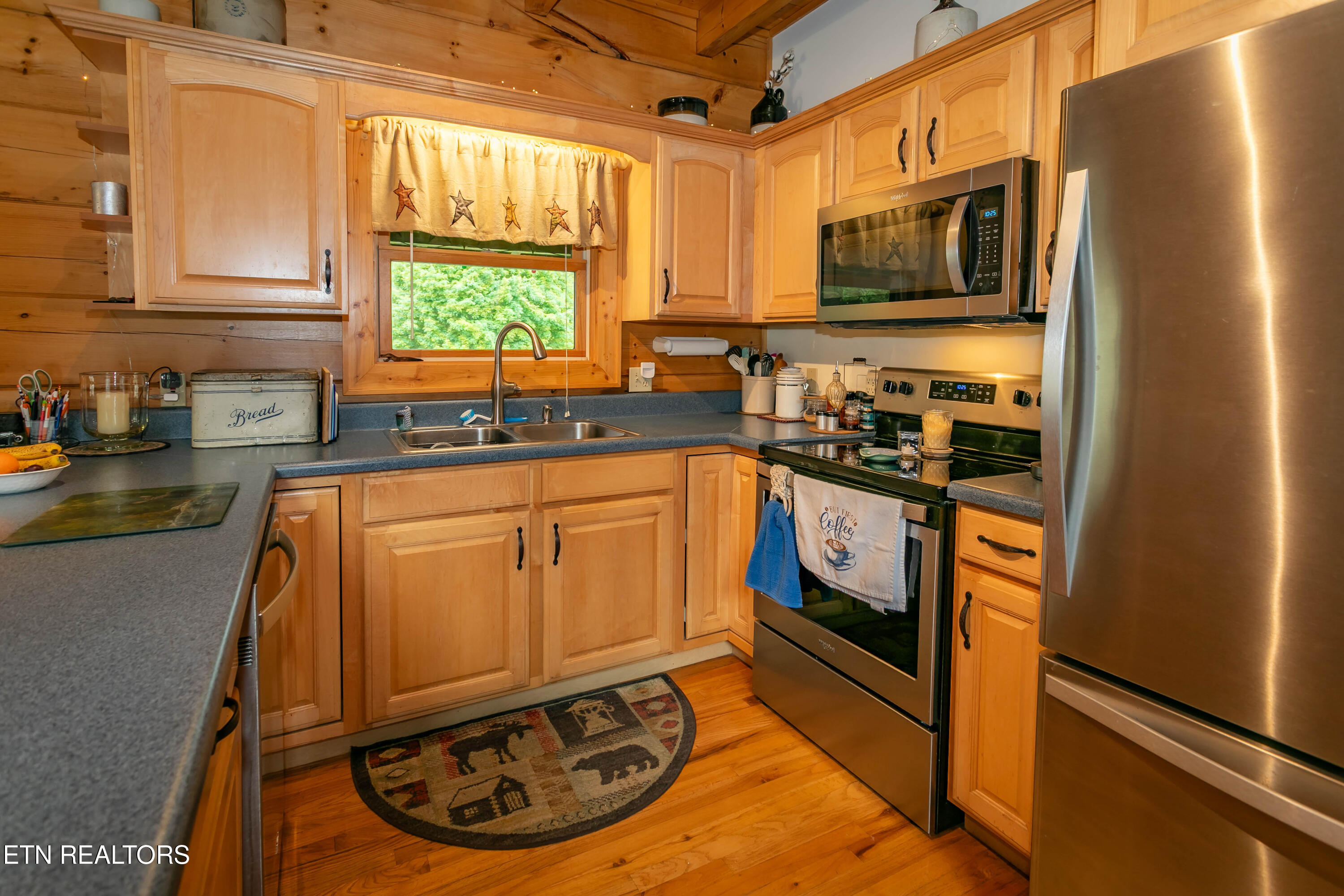 3525 Autumn Woods Lane Sevierville TN 37862