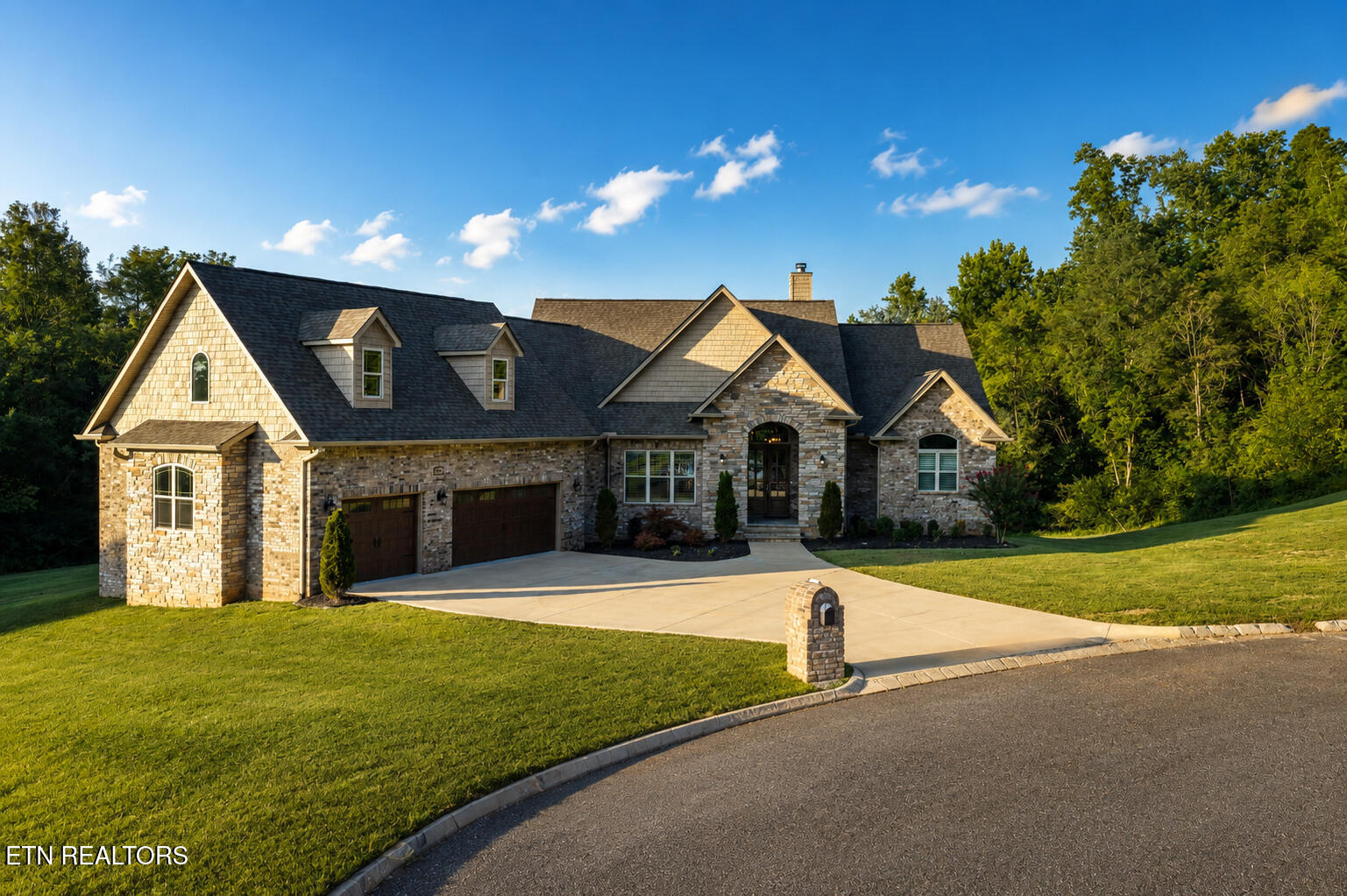 6841 Redtail Hawk Way Knoxville TN 37921